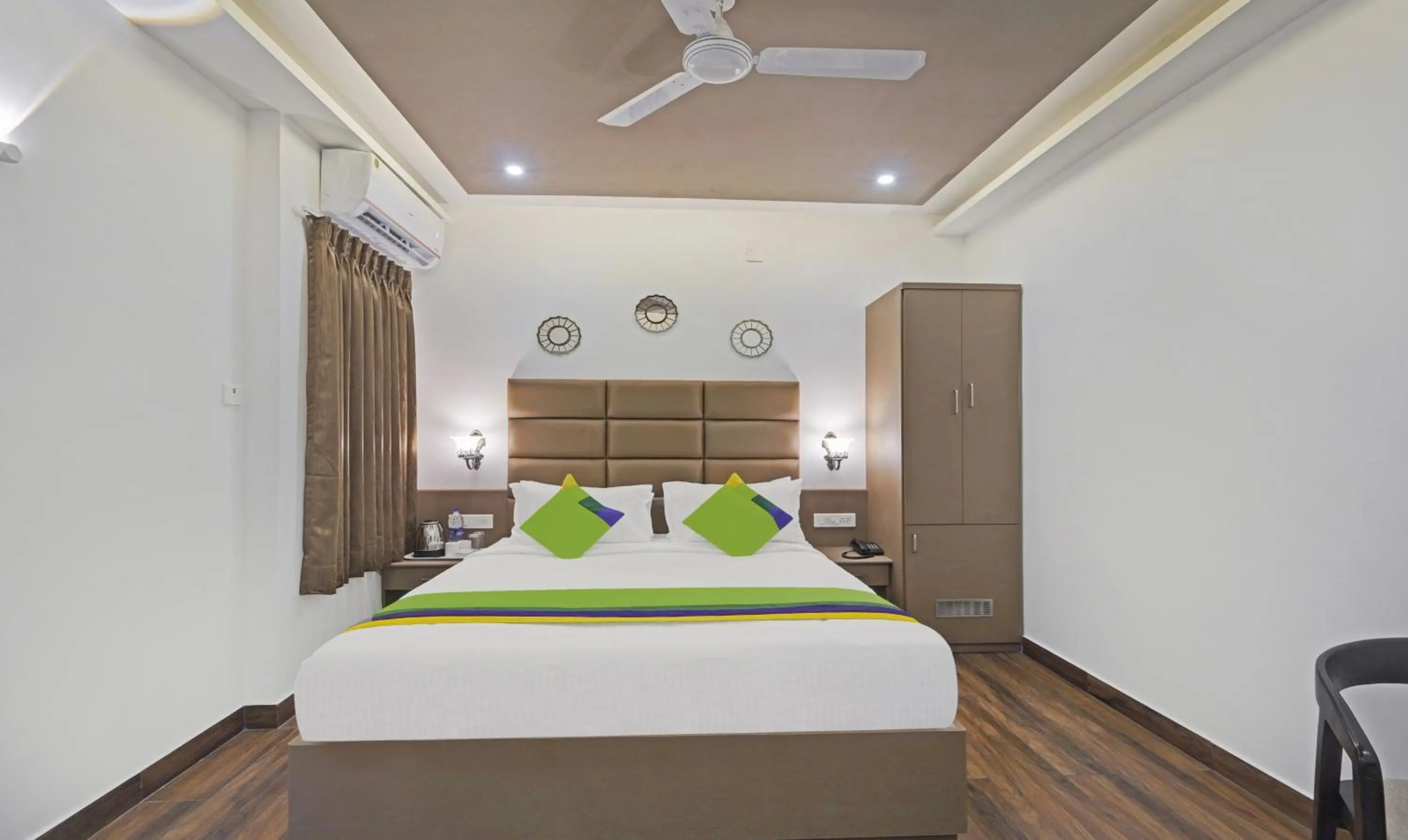 Standard Double Room - single occupancy in Treebo Premium Raffis' Andalusia Bay Way