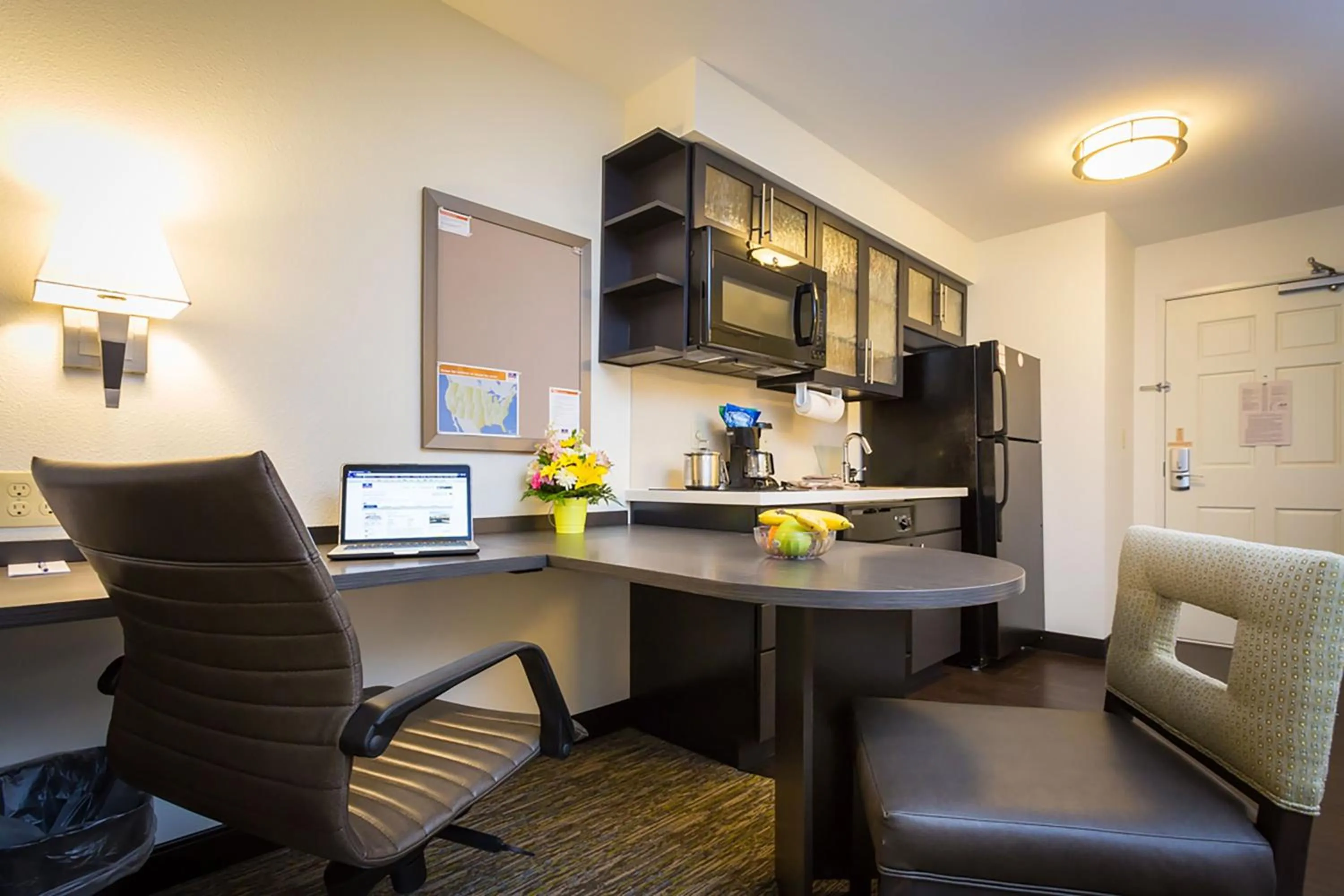 Studio Queen Suite with Two Queen Beds and Mobility Accessible Transfer Shower in Candlewood Suites Sidney by IHG