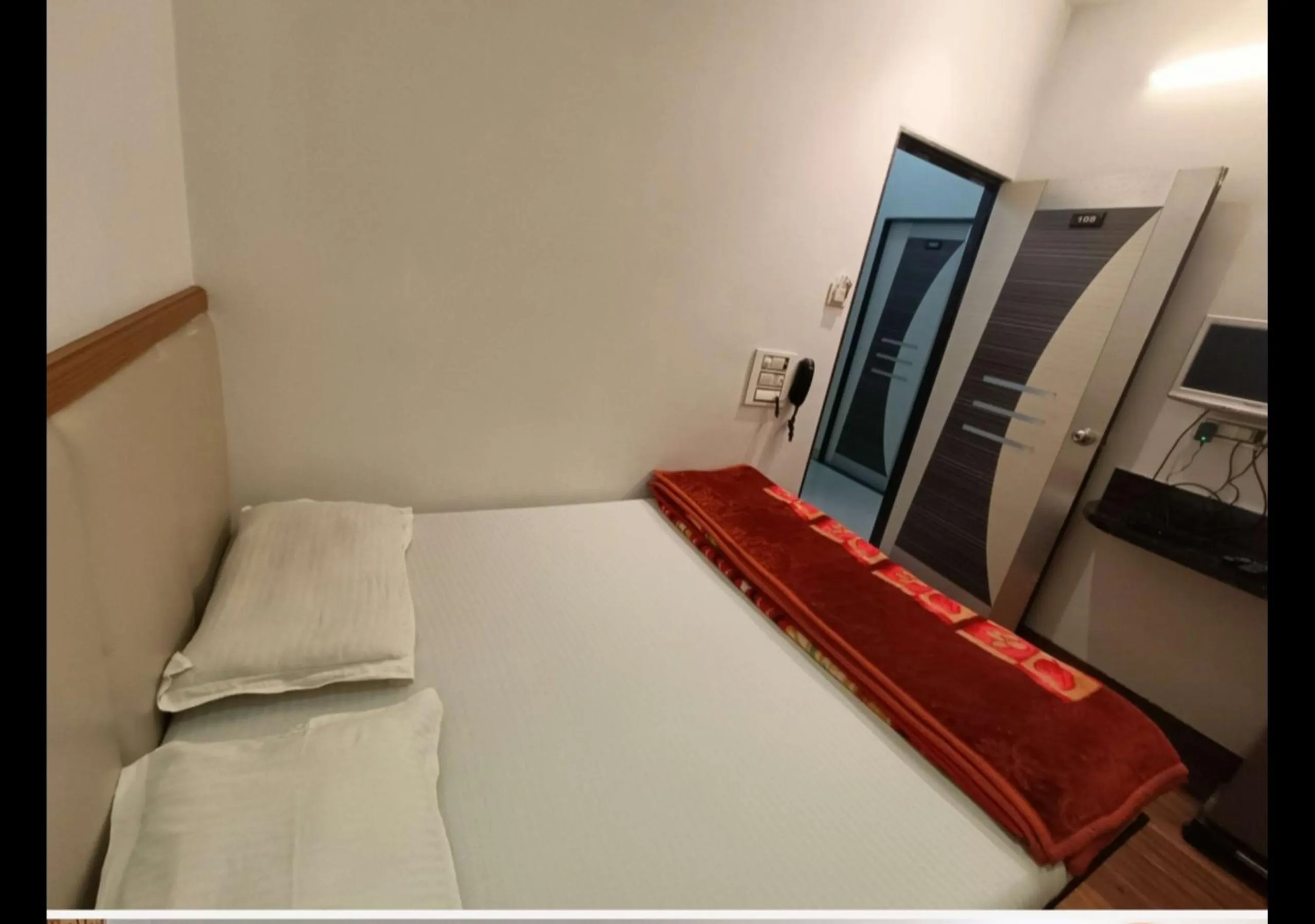 Standard Double or Twin Room in Hotel Broadway Colaba