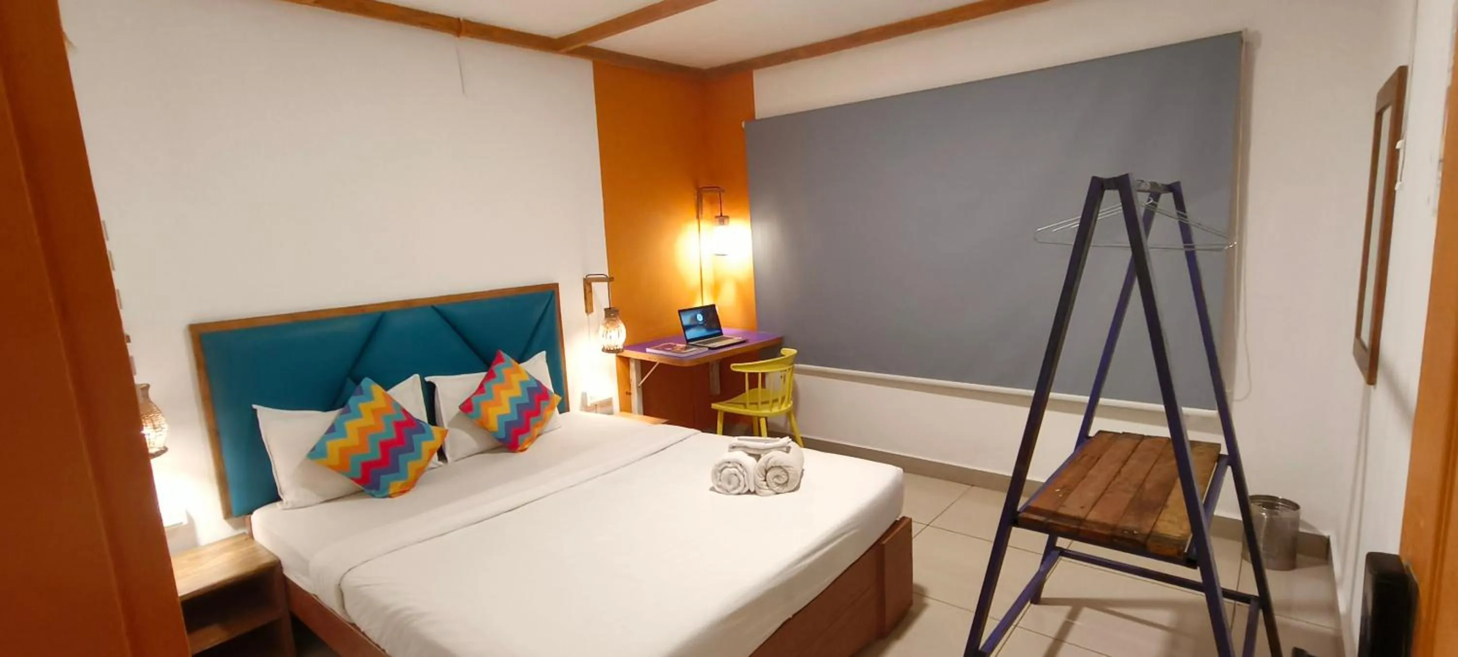 Deluxe Private A/C Room with Ensuite Bathroom in goSTOPS Coorg