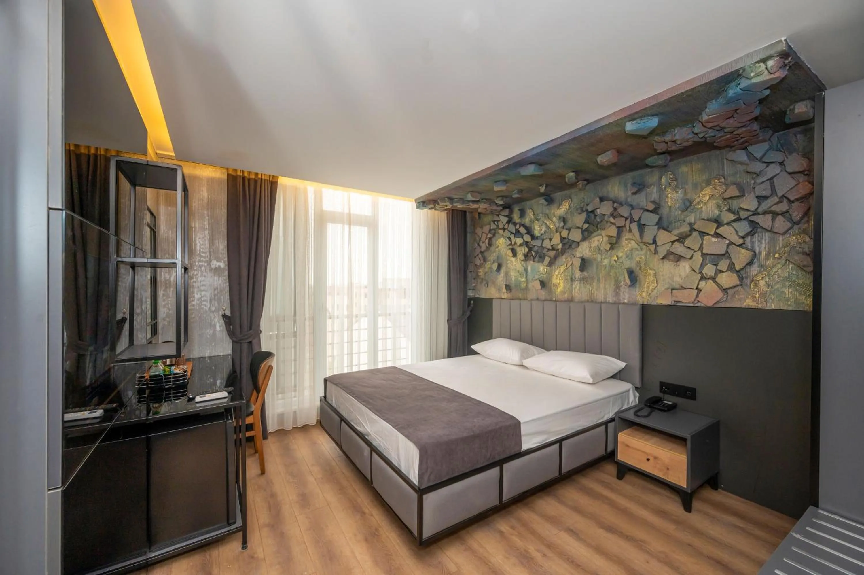 Deluxe Single Room in Continental Airport Hotel