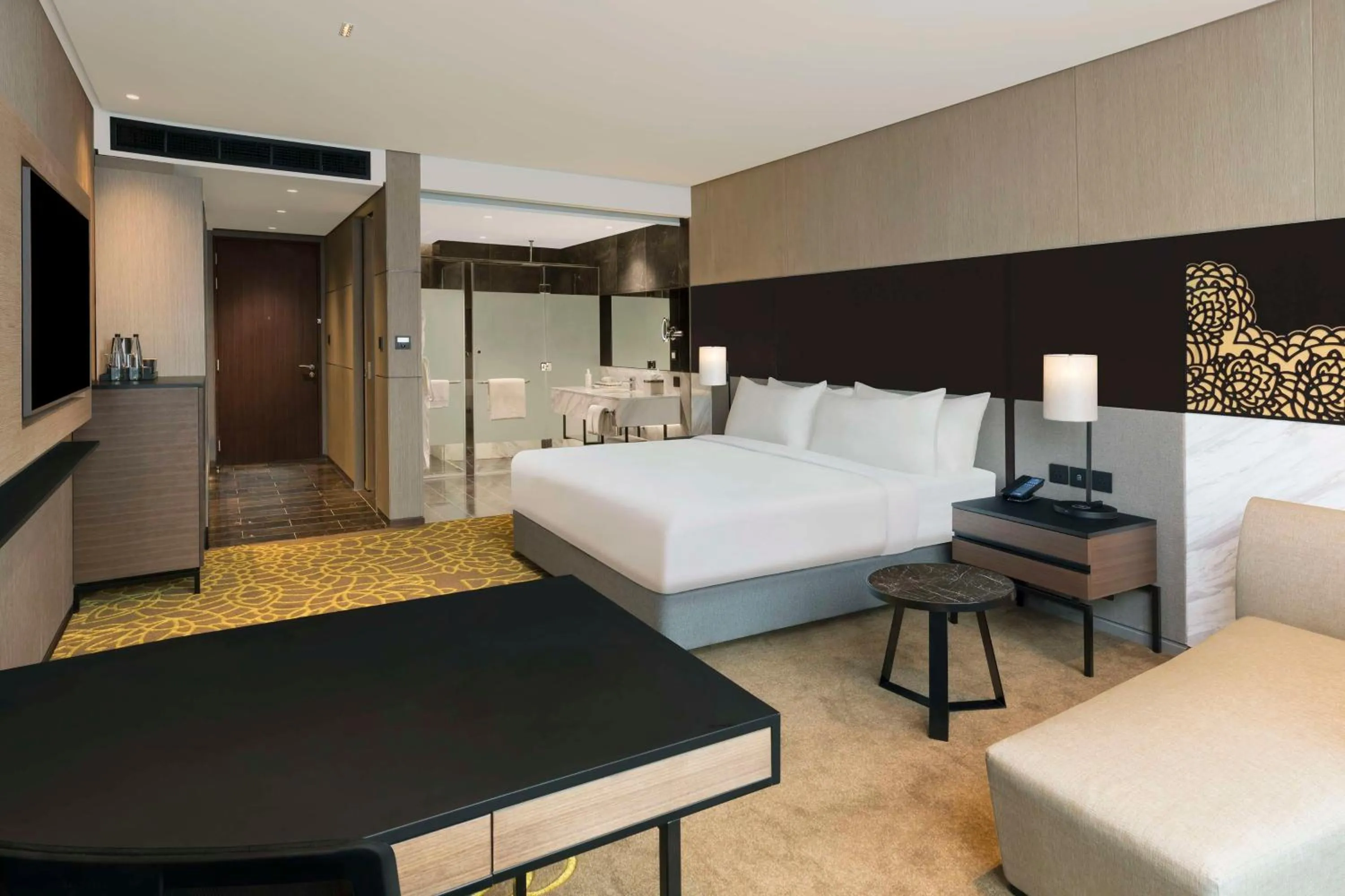 Deluxe King Room in Hilton Bengaluru Embassy Manyata Business Park