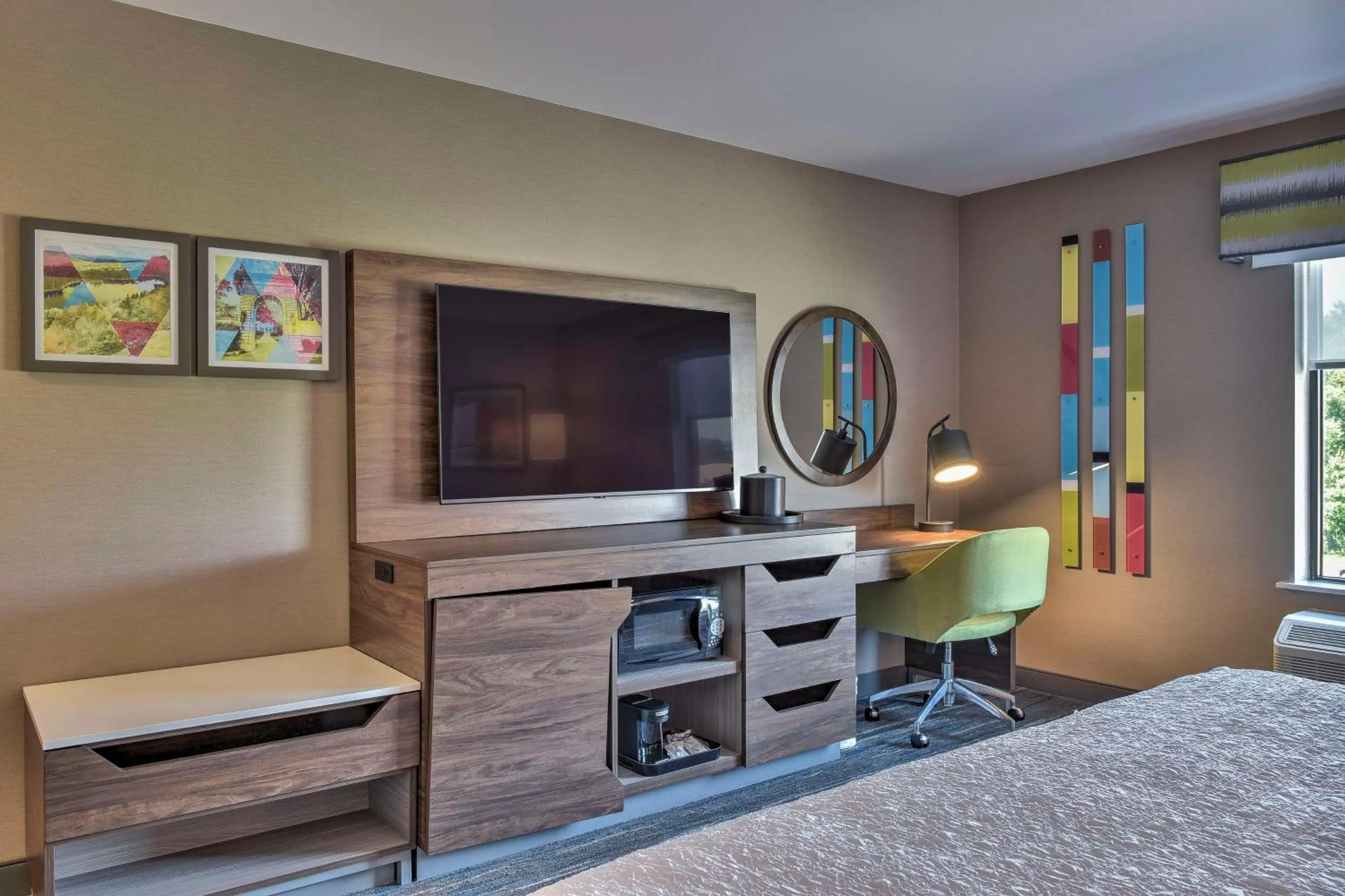 King Room - Hearing Access in Hampton Inn & Suites Keene