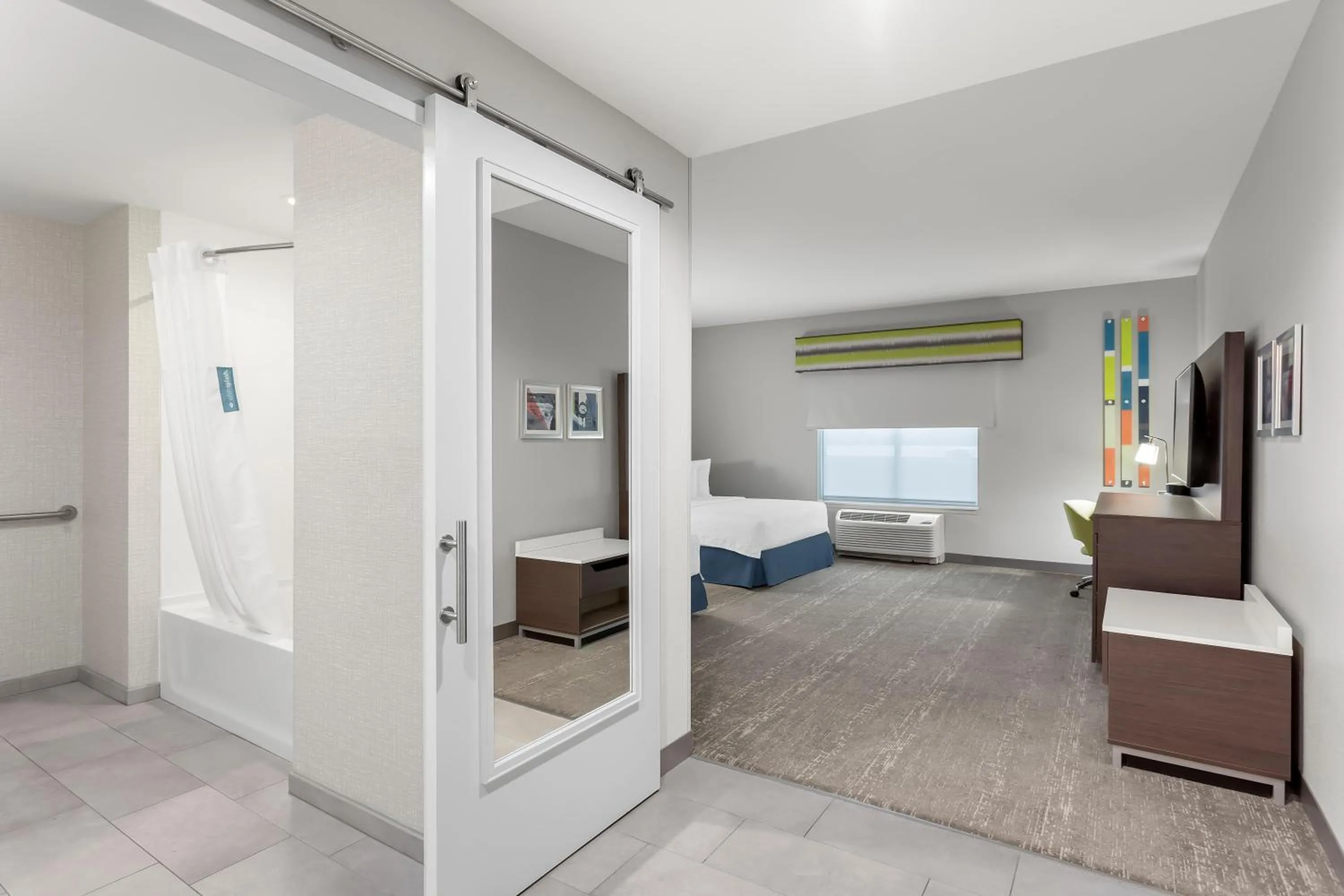 Queen Room with Two Queen Beds and Bath Tub - Mobility Access in Hampton Inn By Hilton Huntley Chicago