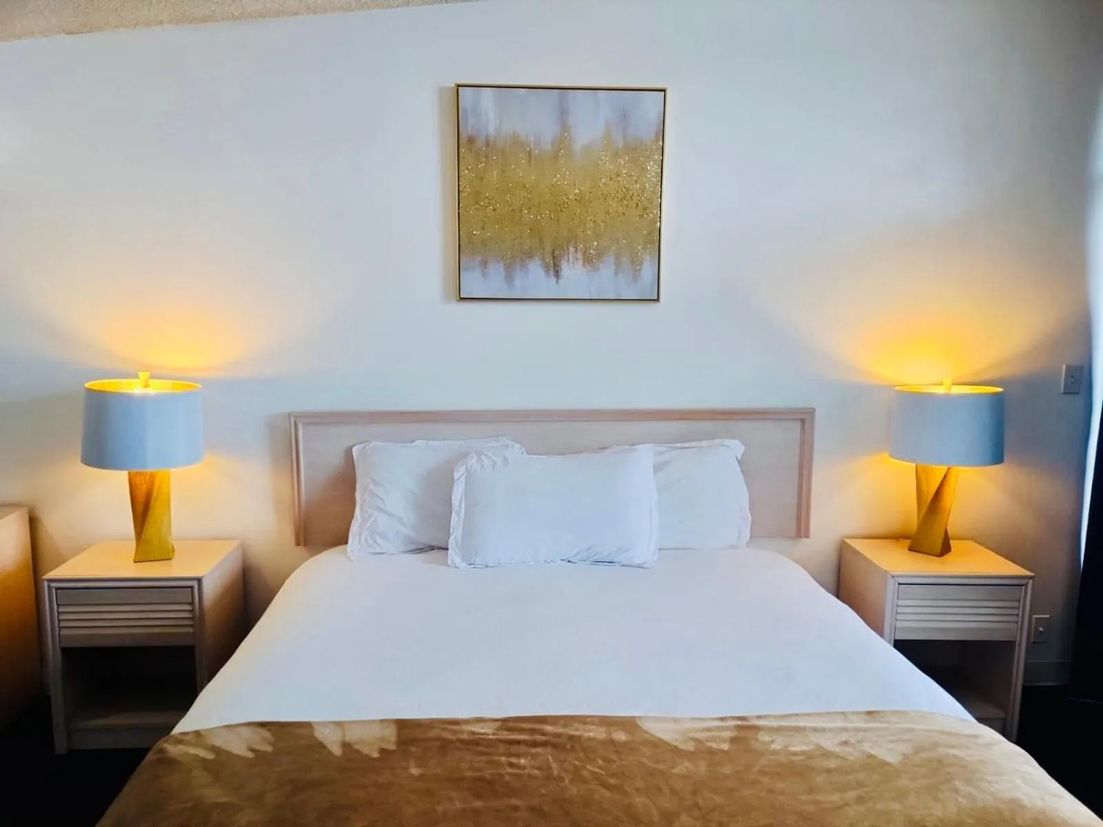 King Room with Sea View in Foghorn Harbor Inn