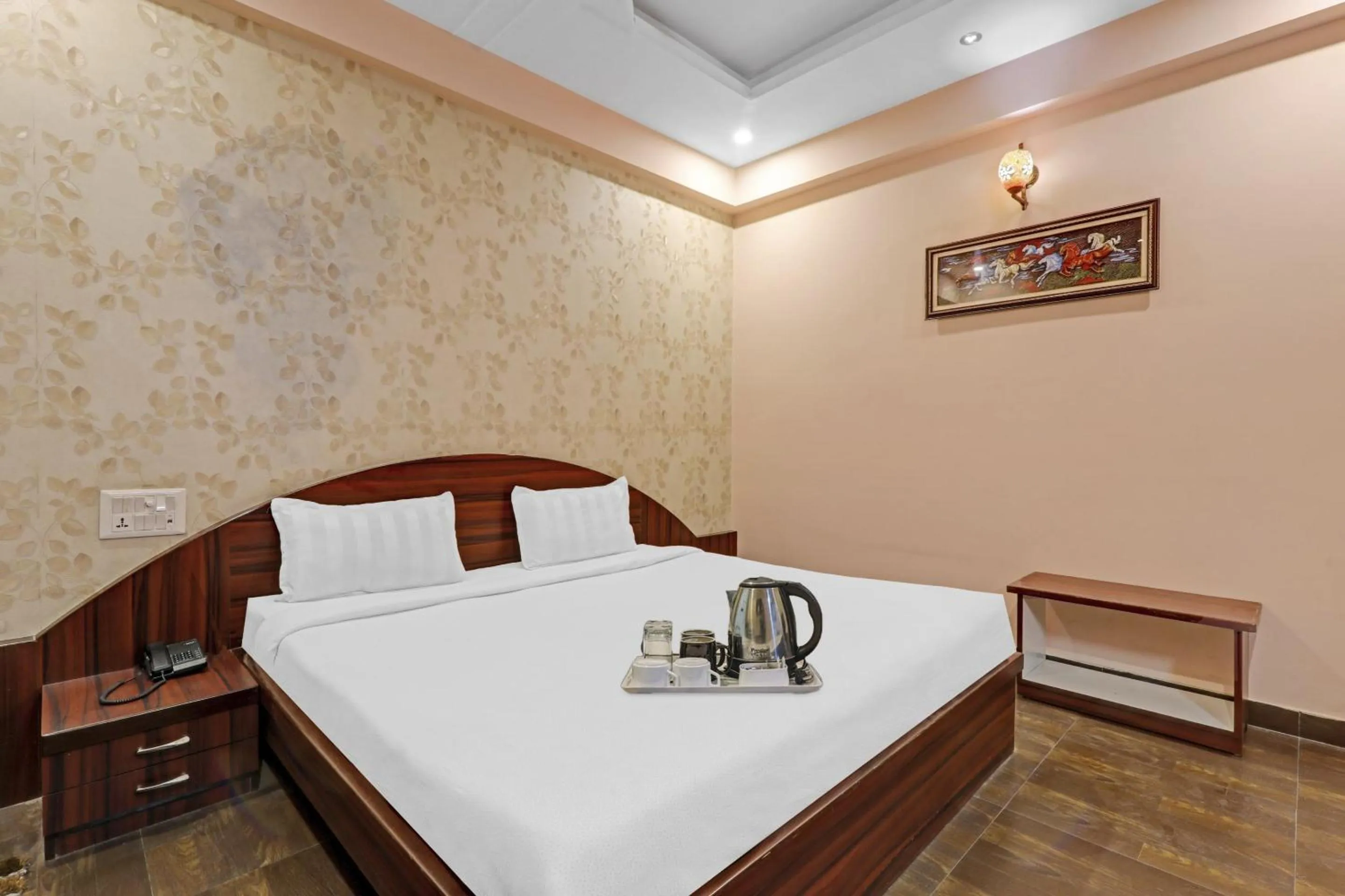 Deluxe Triple Room - single occupancy in Super Capital O Townhouse Govinda Royal