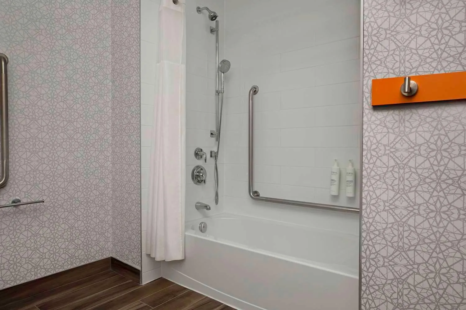 Queen Room with Two Queen Beds - Mobility and Hearing Access/Non-Smoking in Hampton Inn by Hilton Port Hope Cobourg