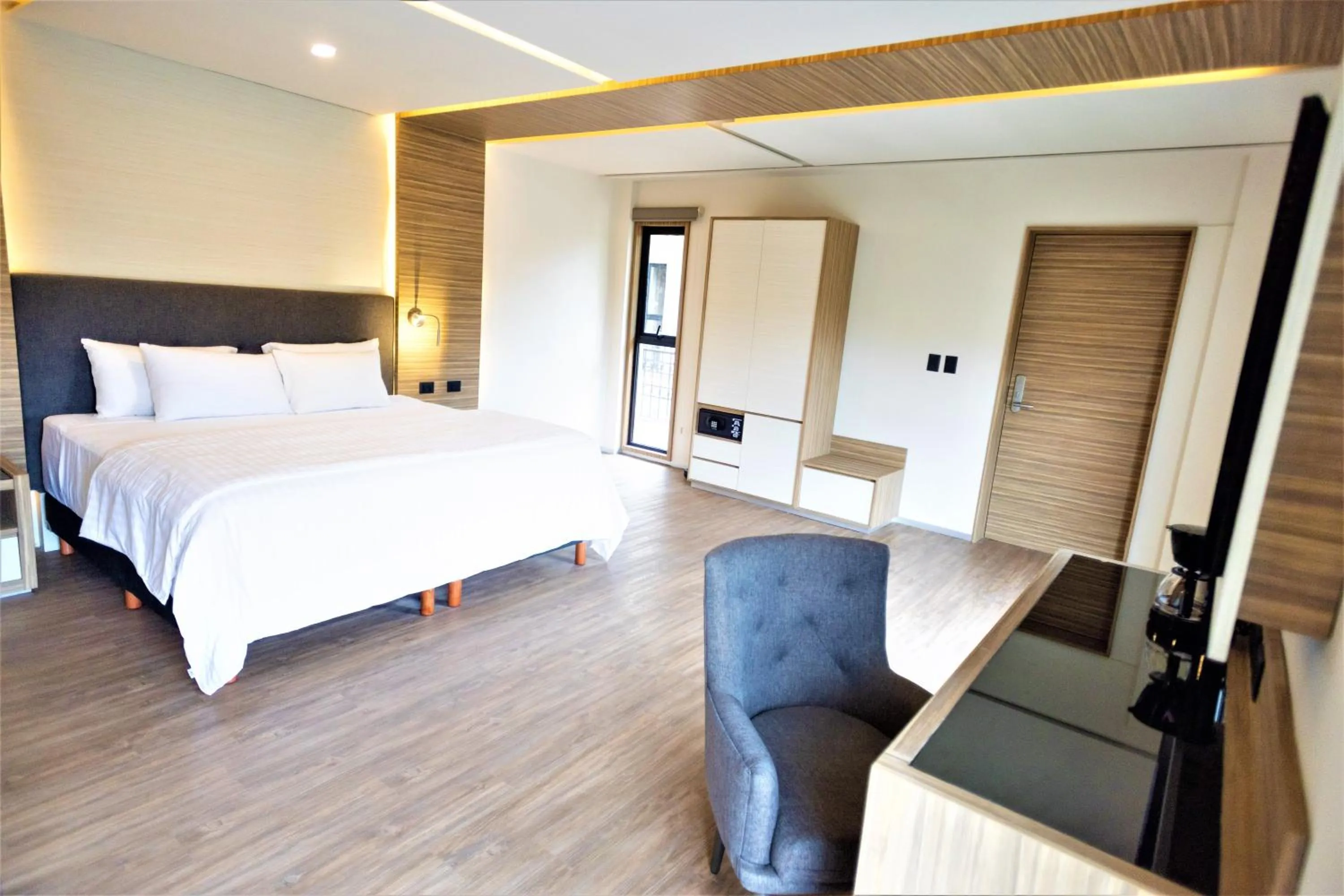 Superior King Room in Hotel Plaza by Kavia