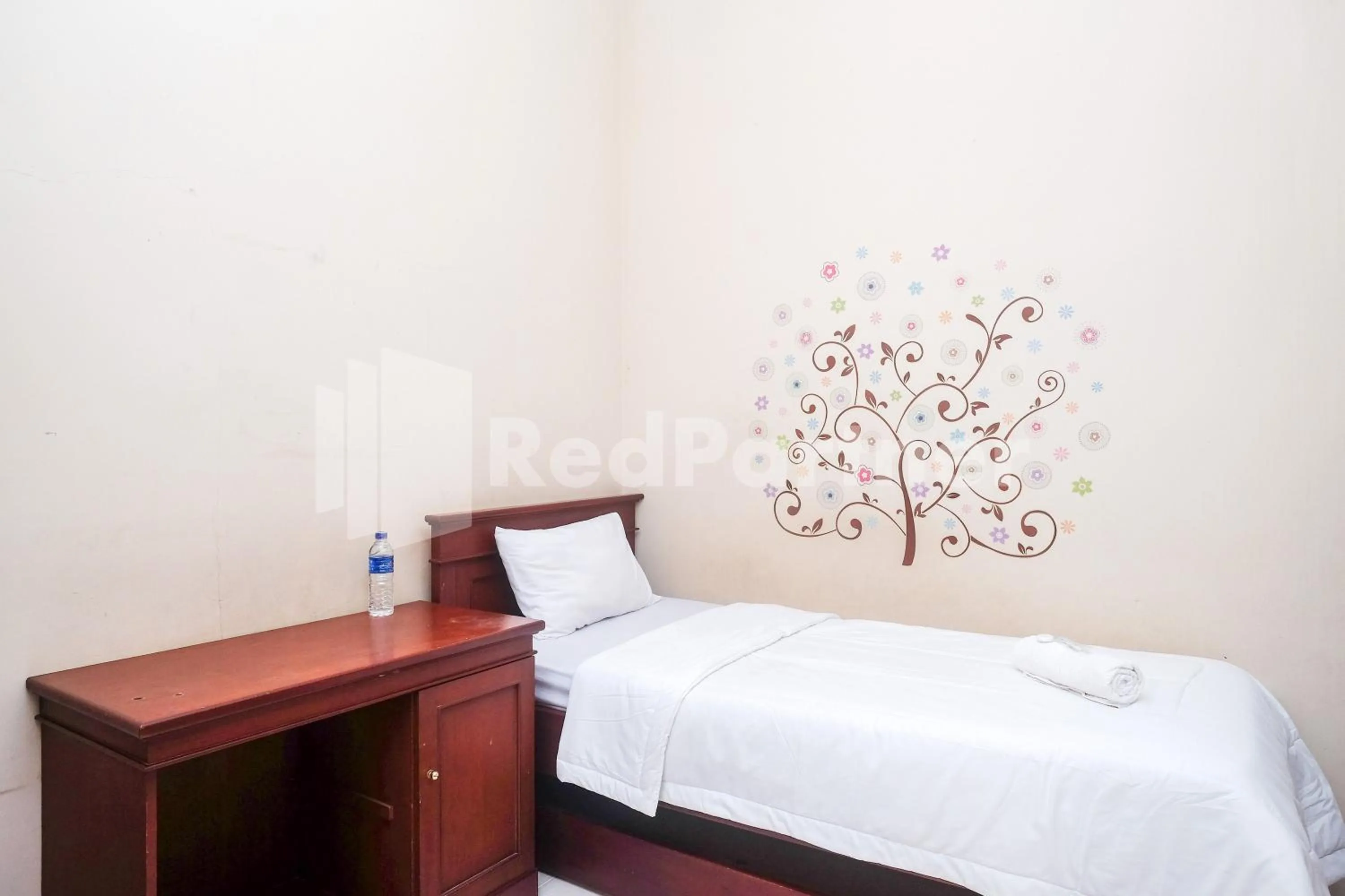 Single Room - single occupancy in Griya Fatima Mitra RedDoorz near UGM