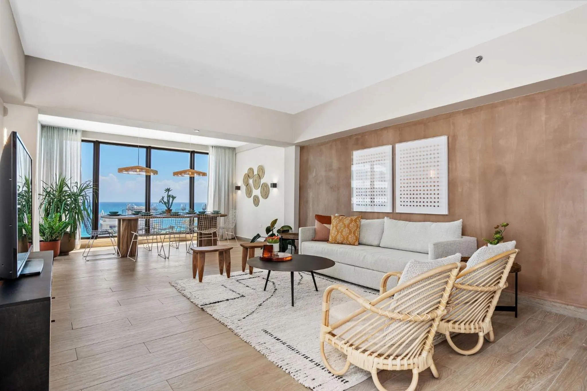 Three Bedroom Penthouse in HiBird- Apartment and Suites Hotel