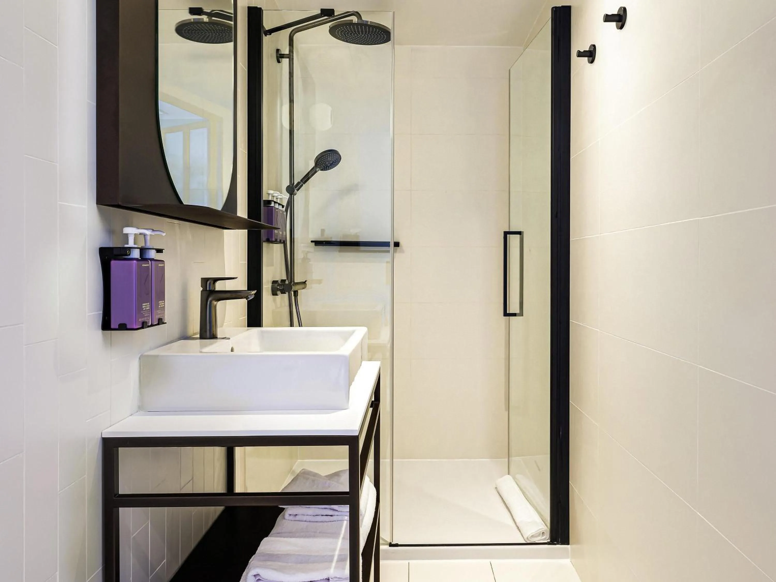 Tribe Comfort Twin Room in Tribe Paris La Defense Esplanade