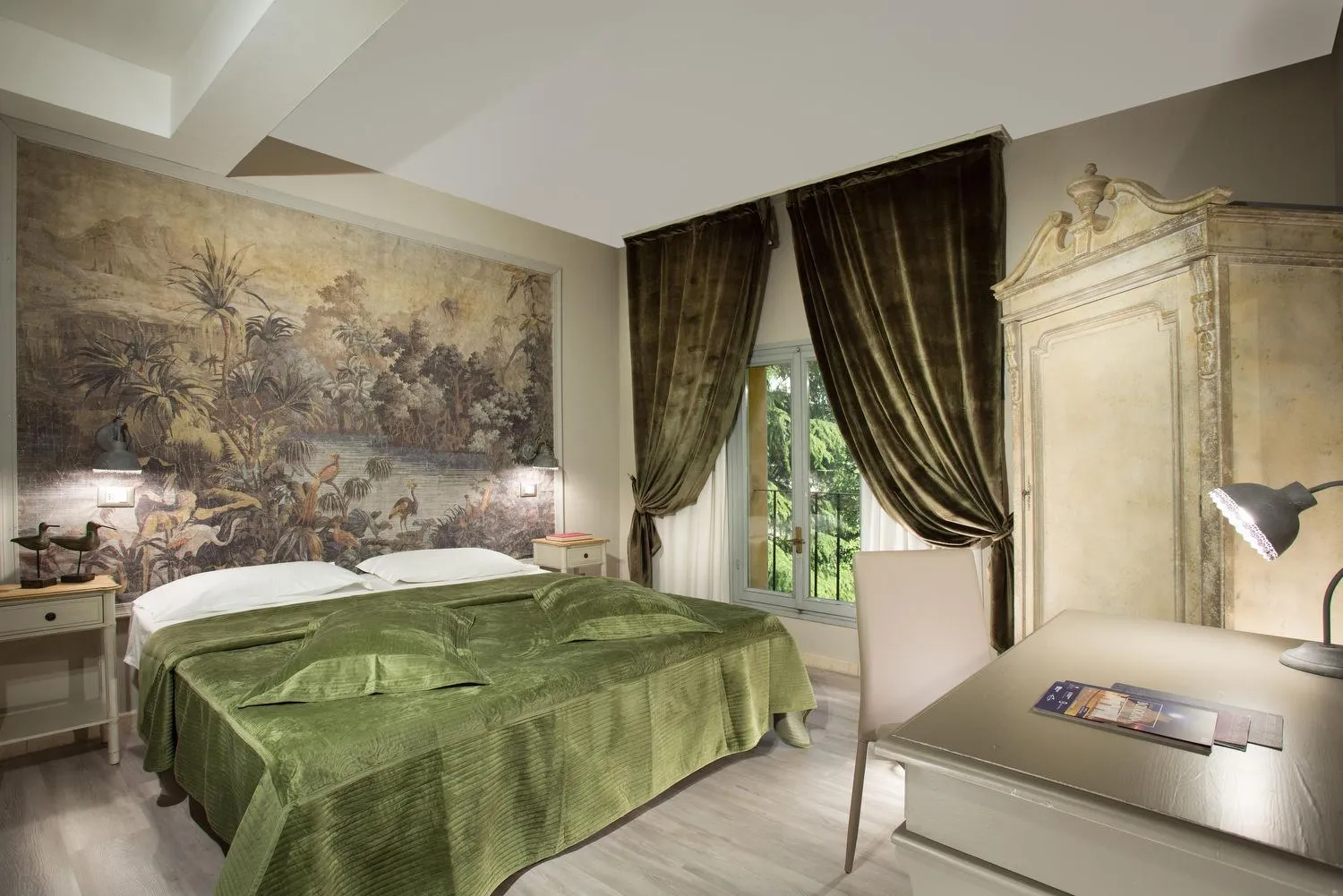 Double or Twin Room in Hotel Del Borgo