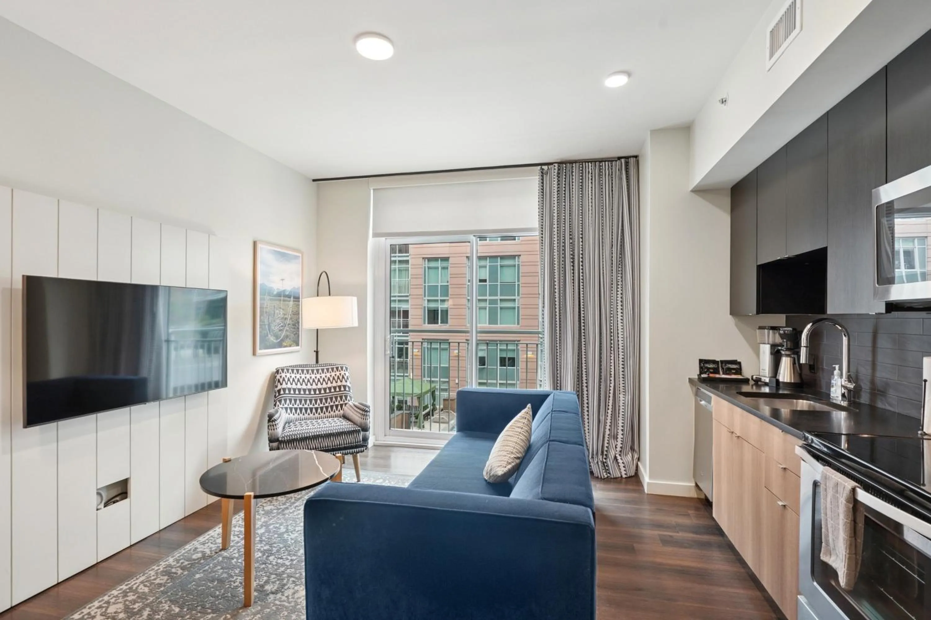 Studio Designer Furnished Apt at Union Station in Sentral Union Station