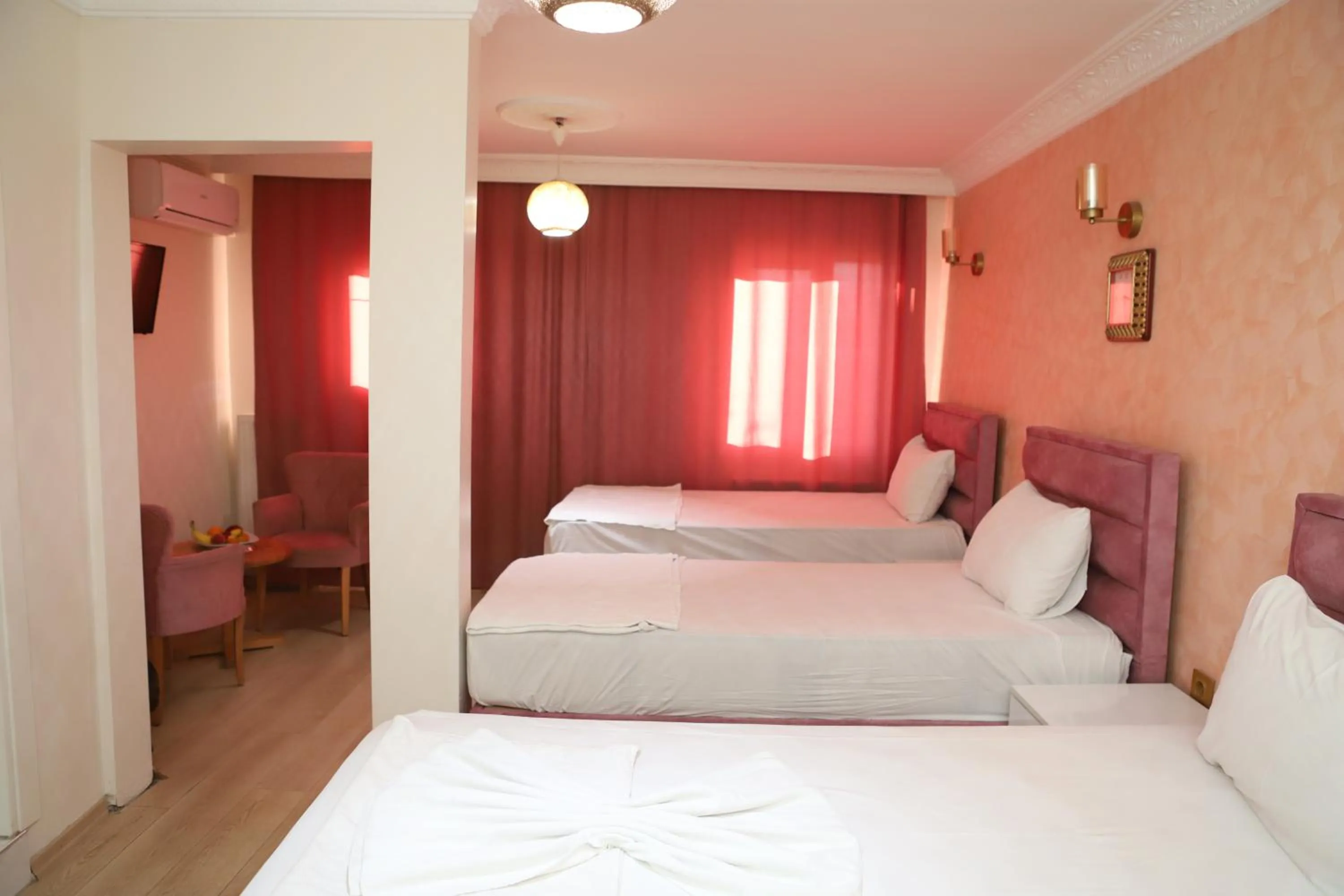 Family Room with Garden View in AVRASYAQUEEN HOTEL