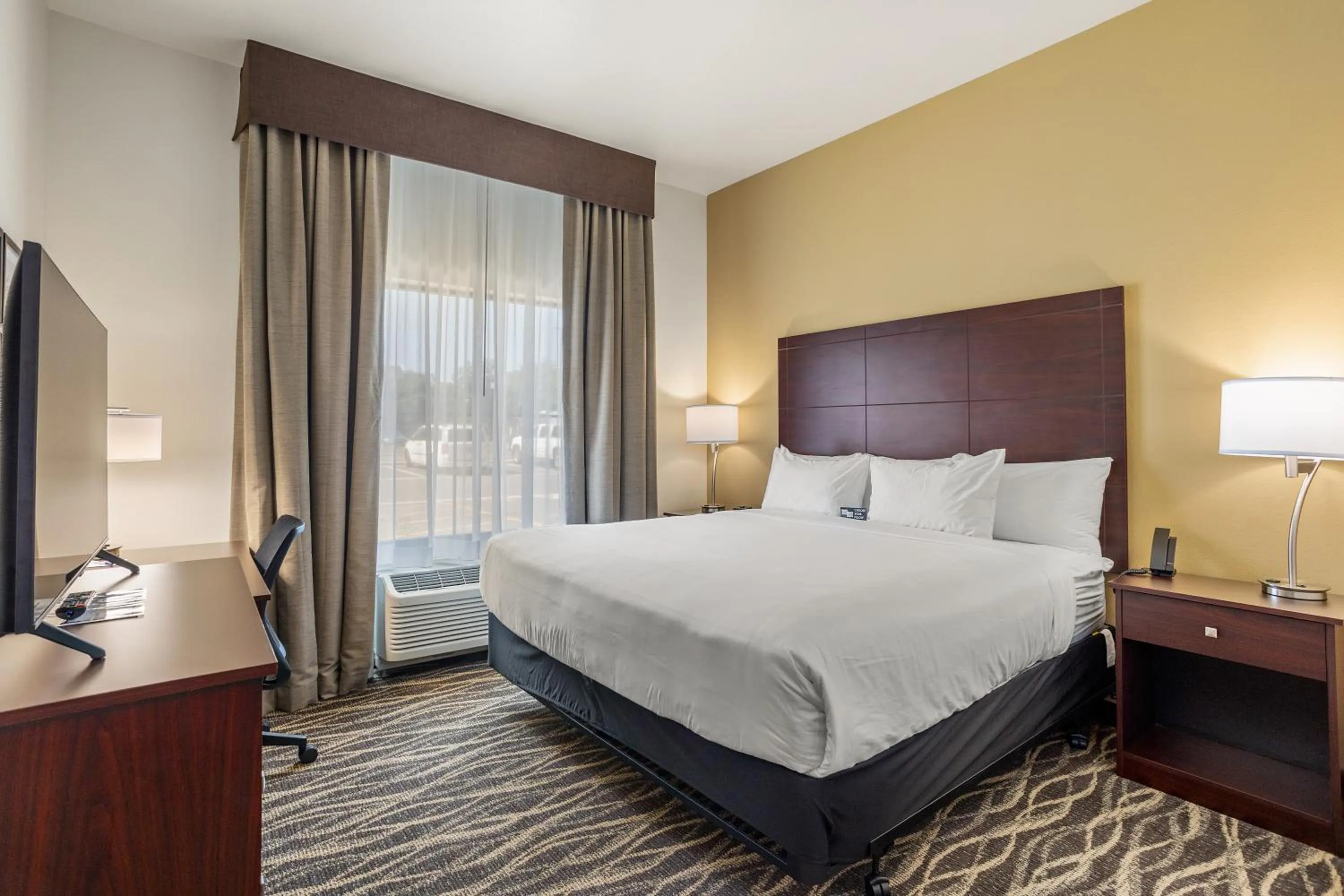 King Room - Disability Access in Cobblestone Hotel & Suites - De Pere Green Bay