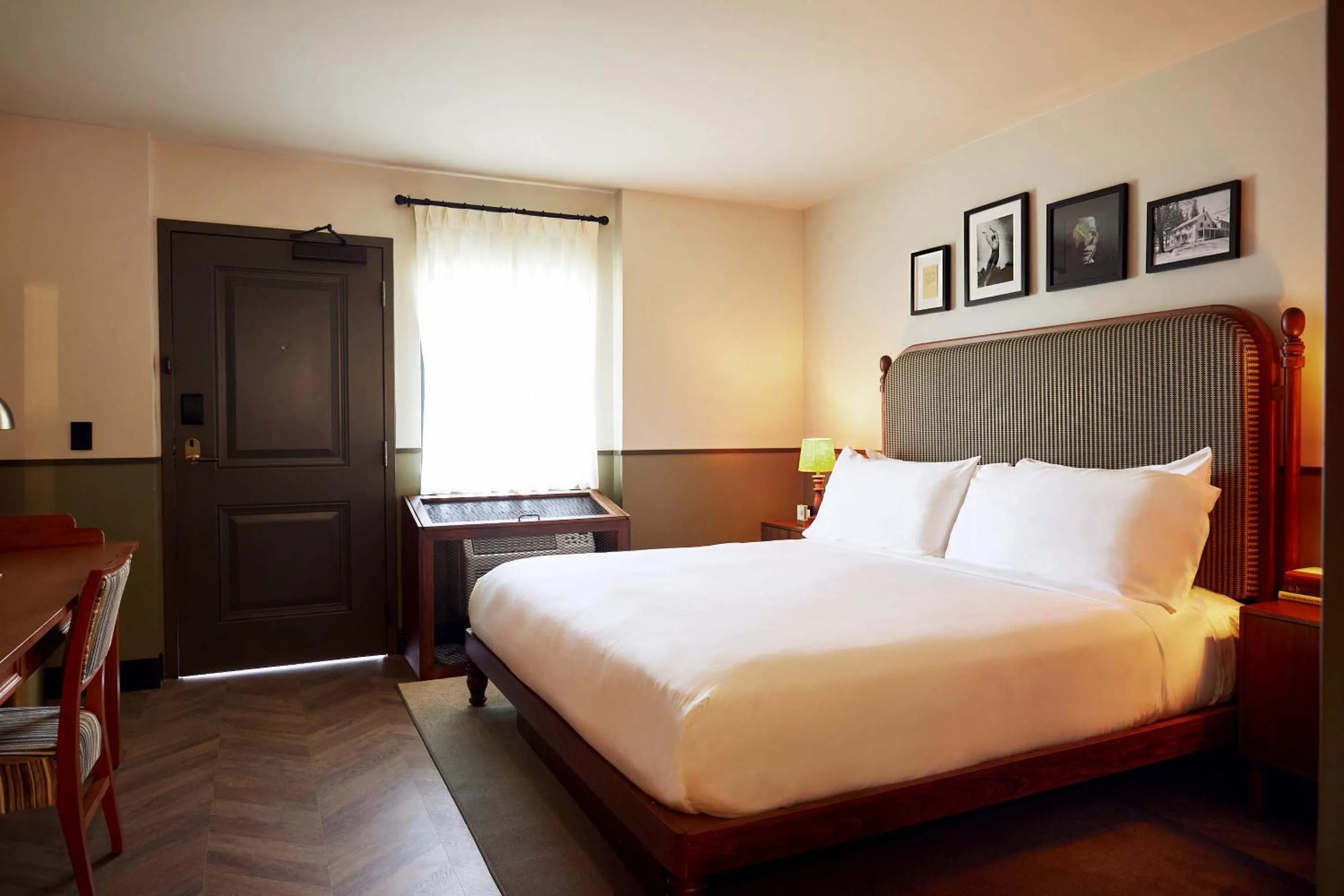  Standard King in Berkshires Untold