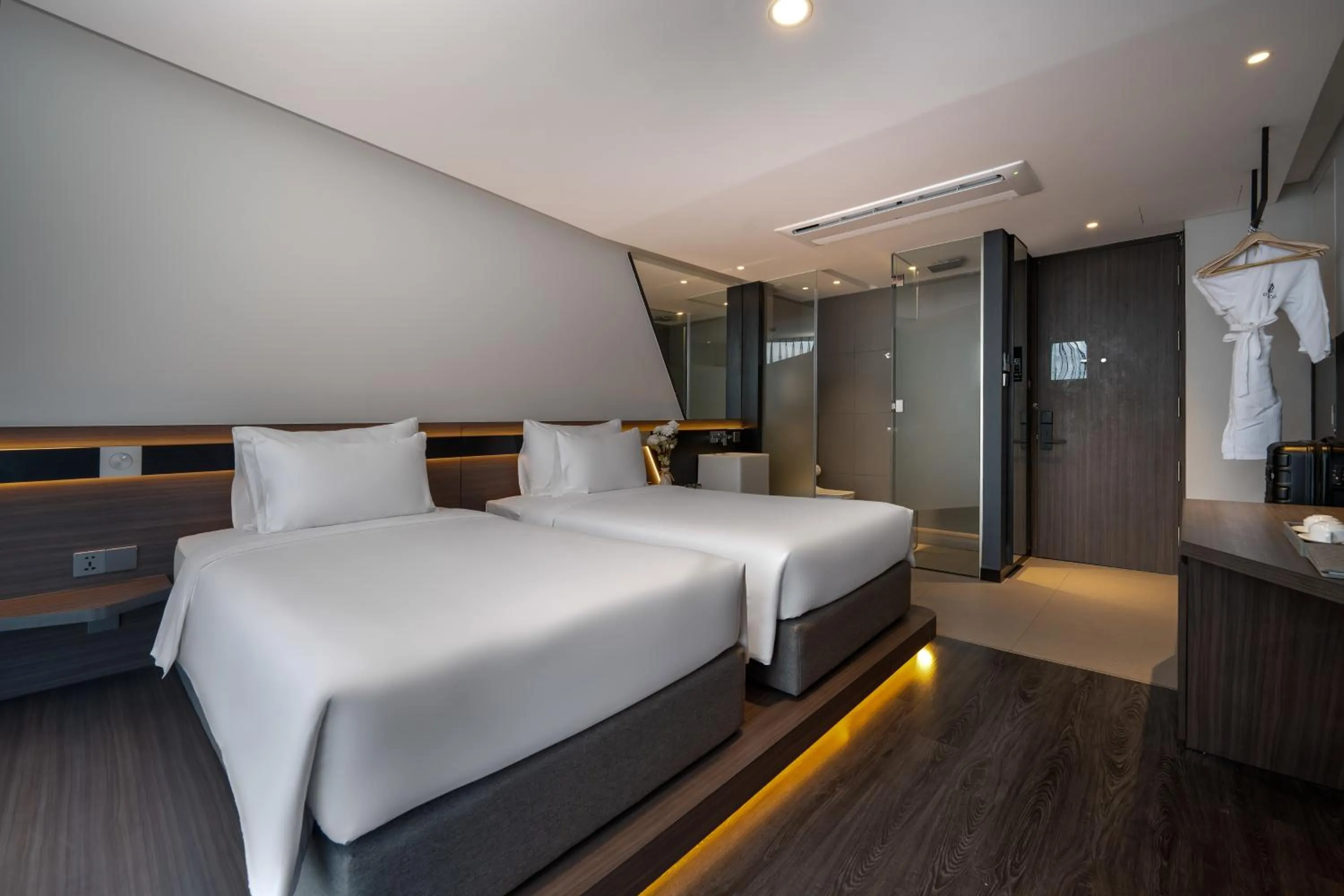 Deluxe Double or Twin Room with City View in Draco Hotel & Suites