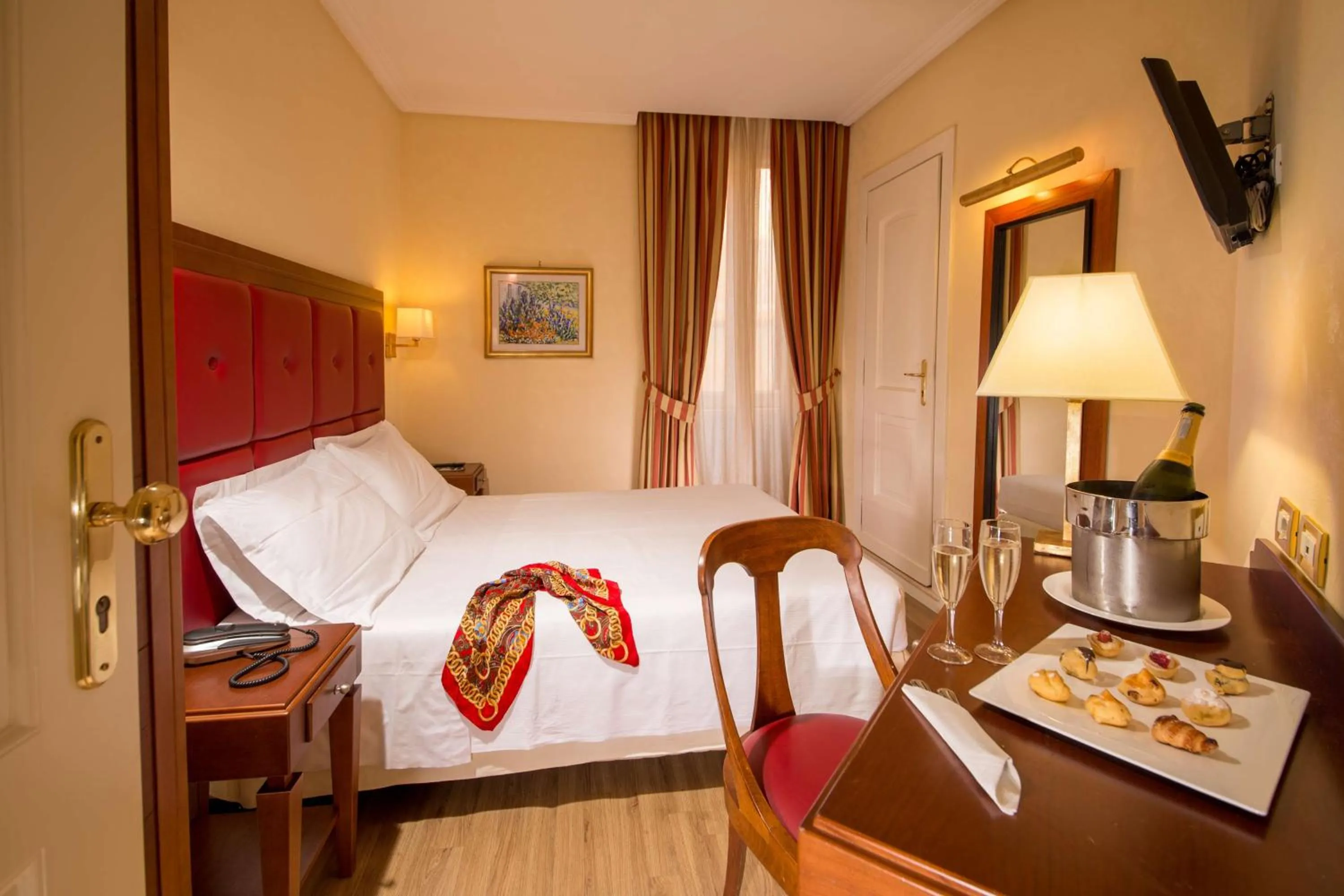 Comfort Queen Room in Best Western Hotel Astrid