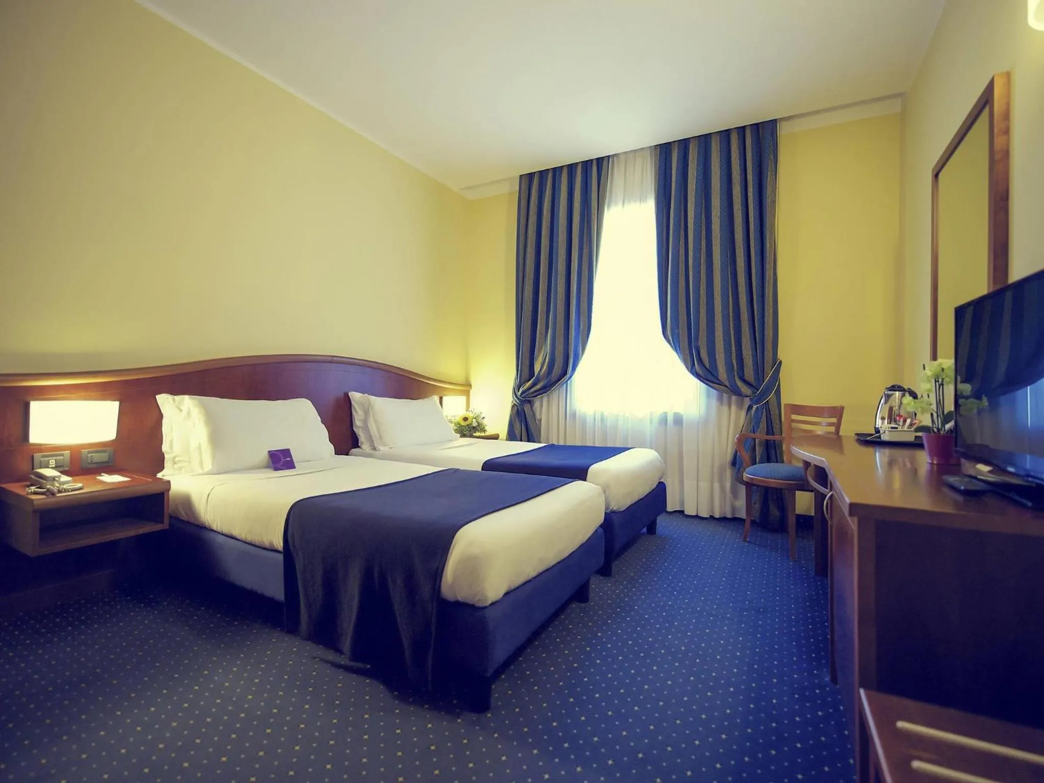 Standard Room with 2 Single Beds in Mercure Genova San Biagio