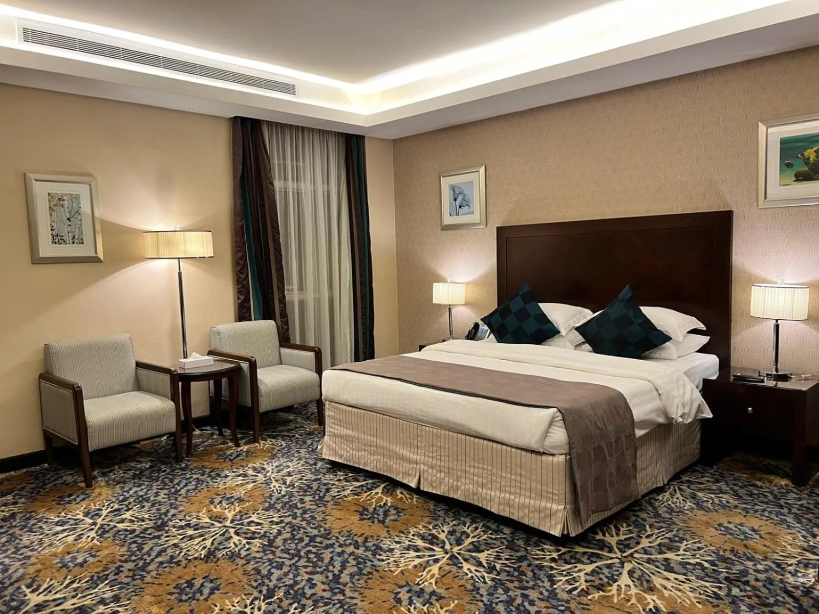 Superior King Room in Merkure Jeddah Al Hamraa Hotel