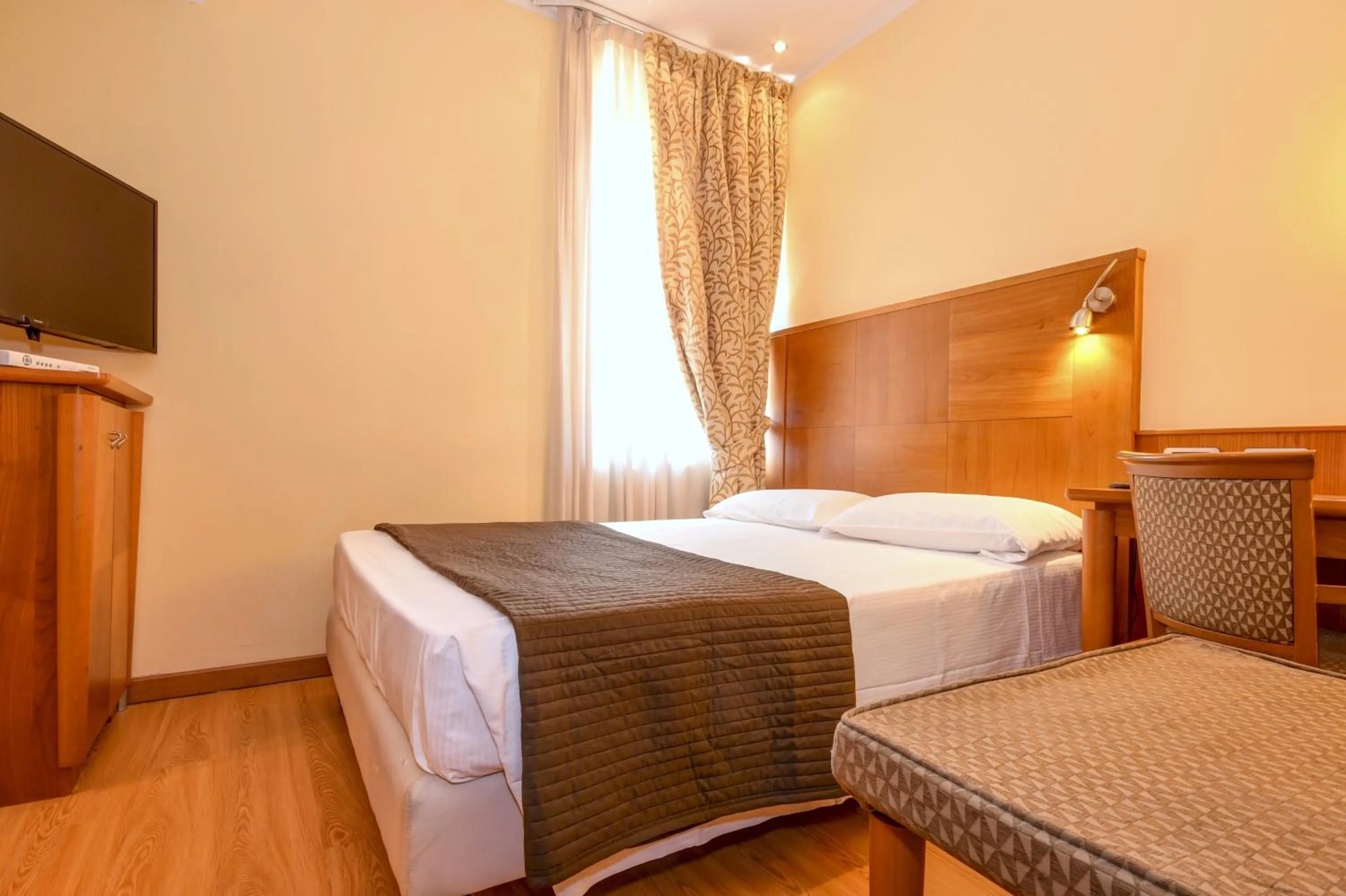 Standard Single Room in Hotel Master