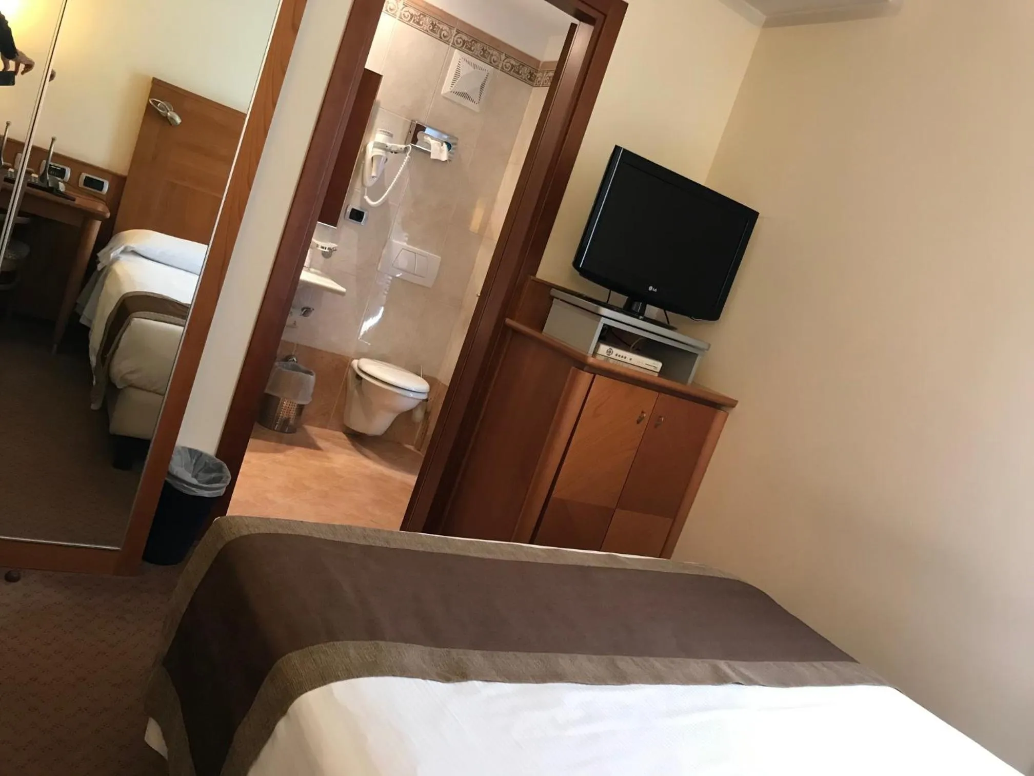 Economy Double Room in Hotel Master