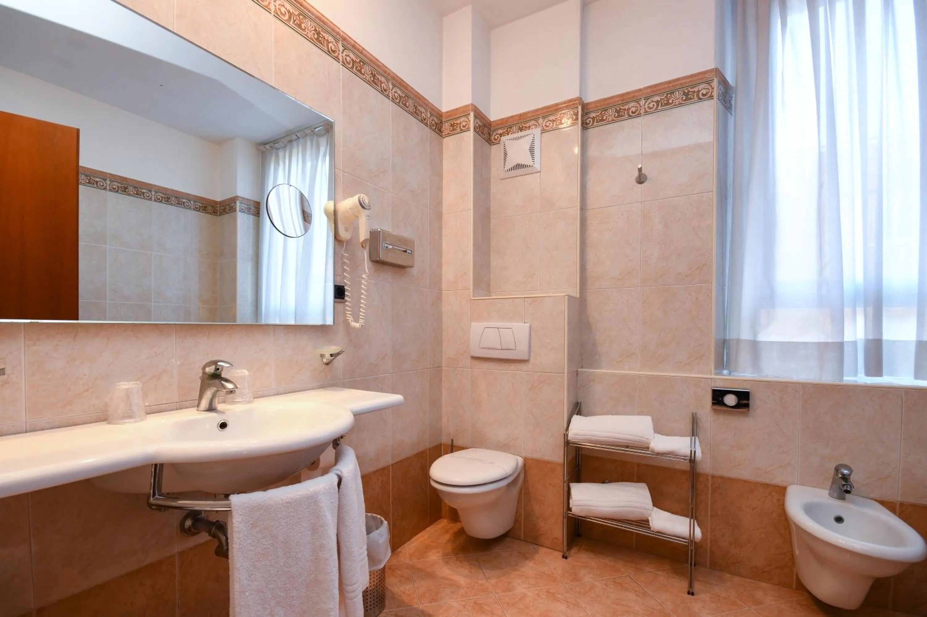 Standard Triple Room in Hotel Master