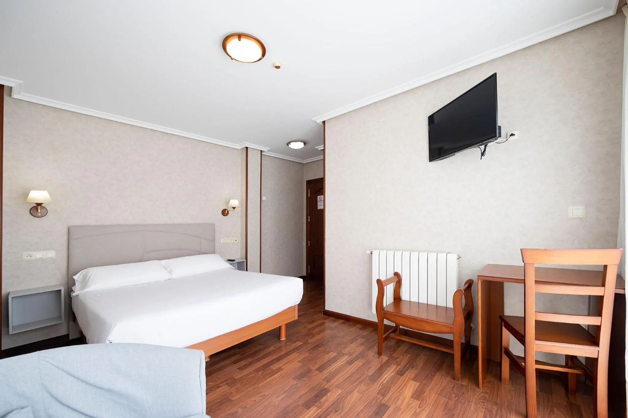 Double Room with Sea View in Hotel Puerto de Candás