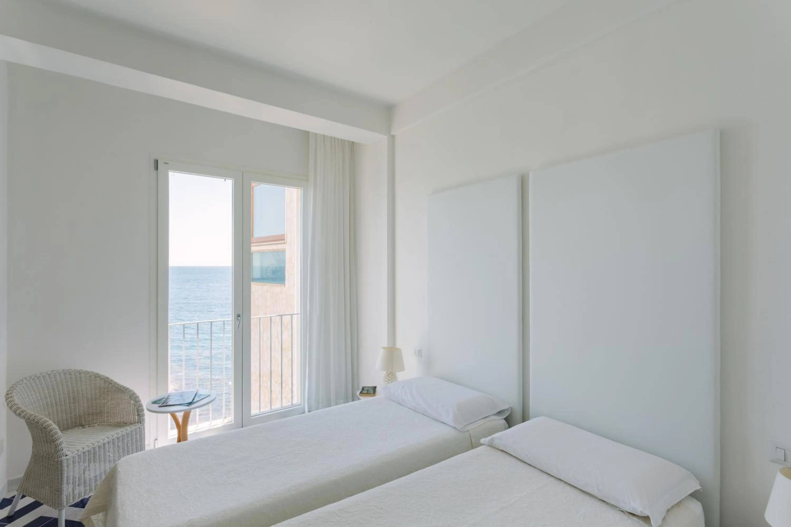 Standard Double or Twin Room with Sea View in Giuggiulena