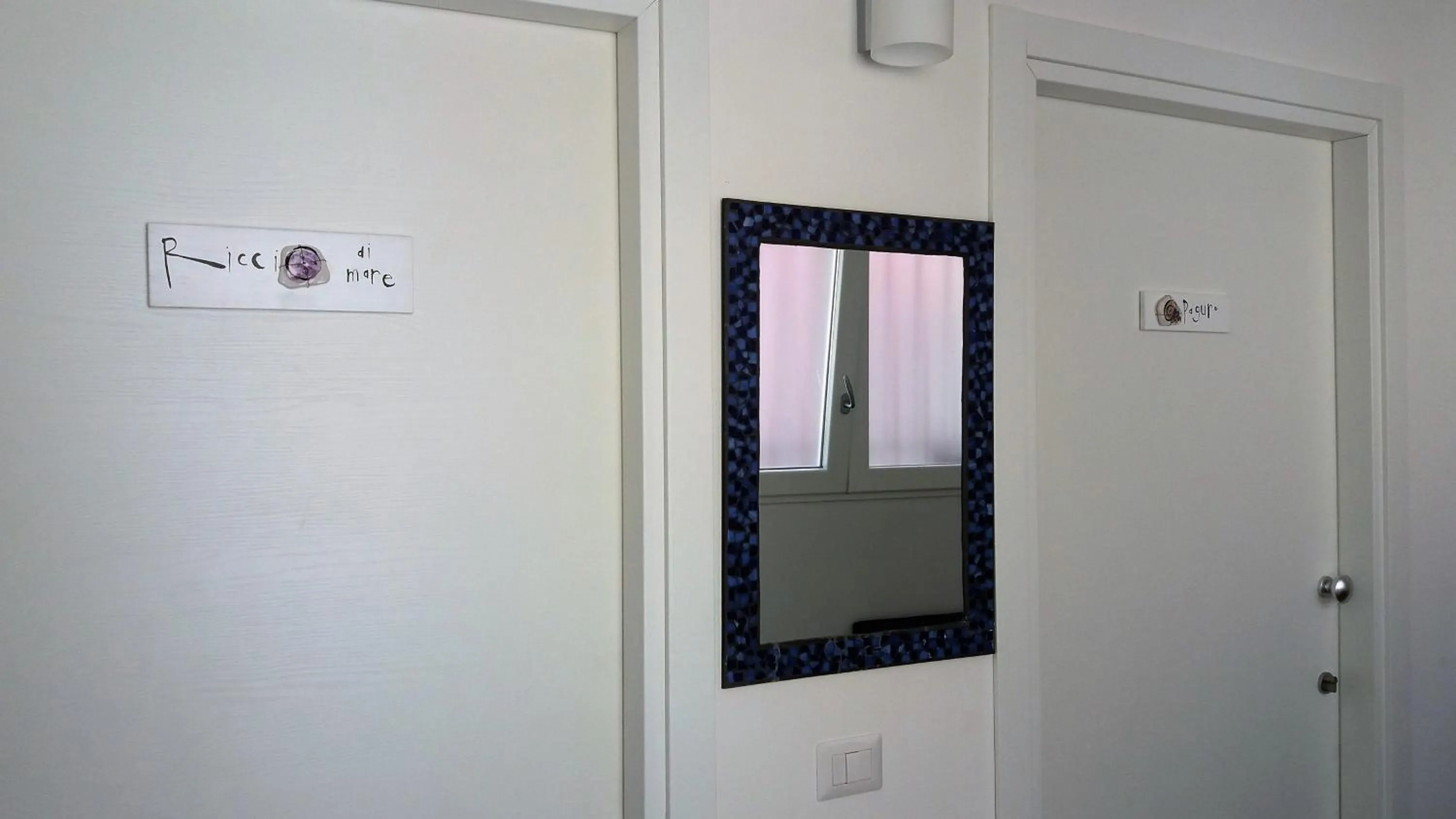 Two-Bedroom Apartment with Sea View in Giuggiulena