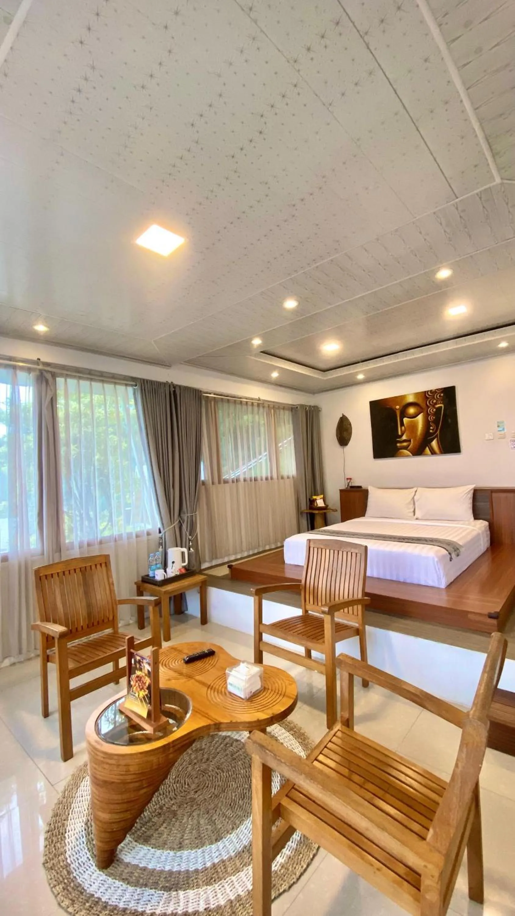 Deluxe Room in De Pointé Resort & Resto