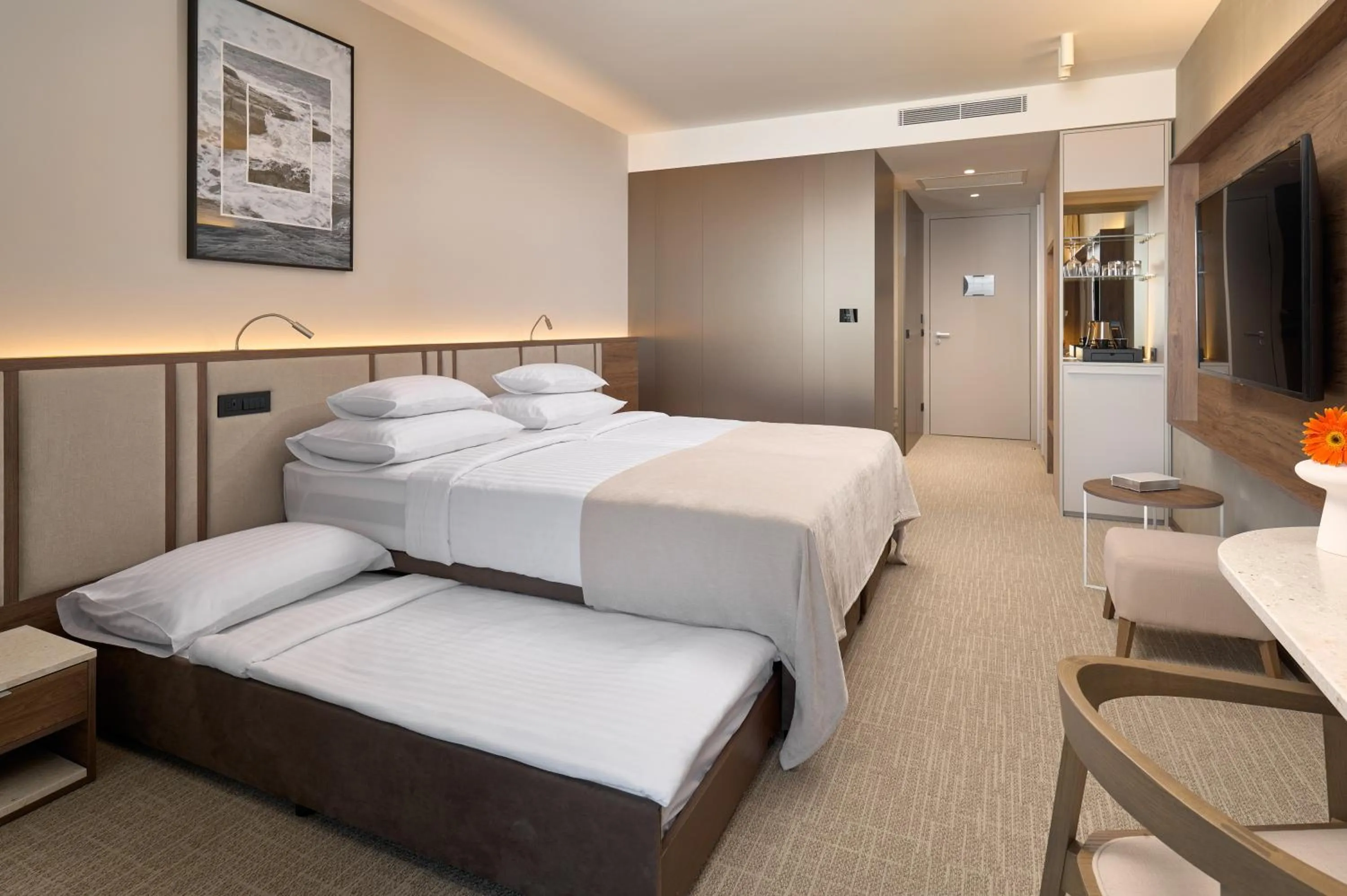 Superior Double or Twin Room, 2 Extra Beds, Sea view, Balcony in Grand Hotel View