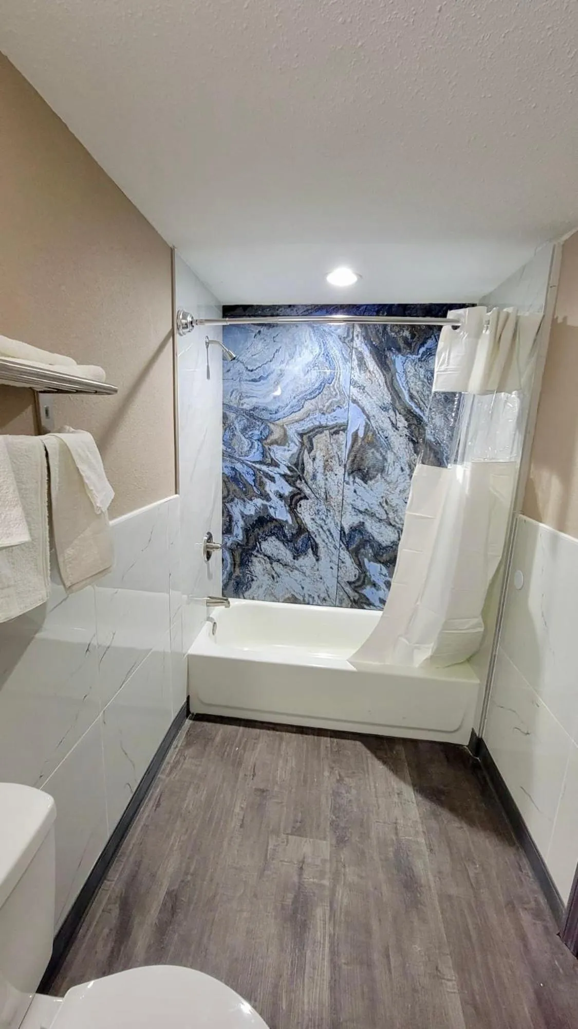 Deluxe Double Room in Budget Inn & Suites