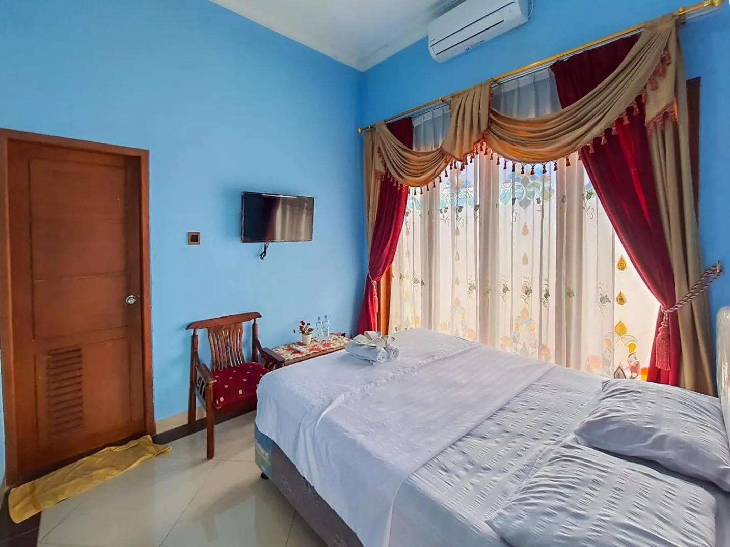 Standard Double Room in Pakde air cafe and homestay Grabag Magelang Mitra RedDoorz