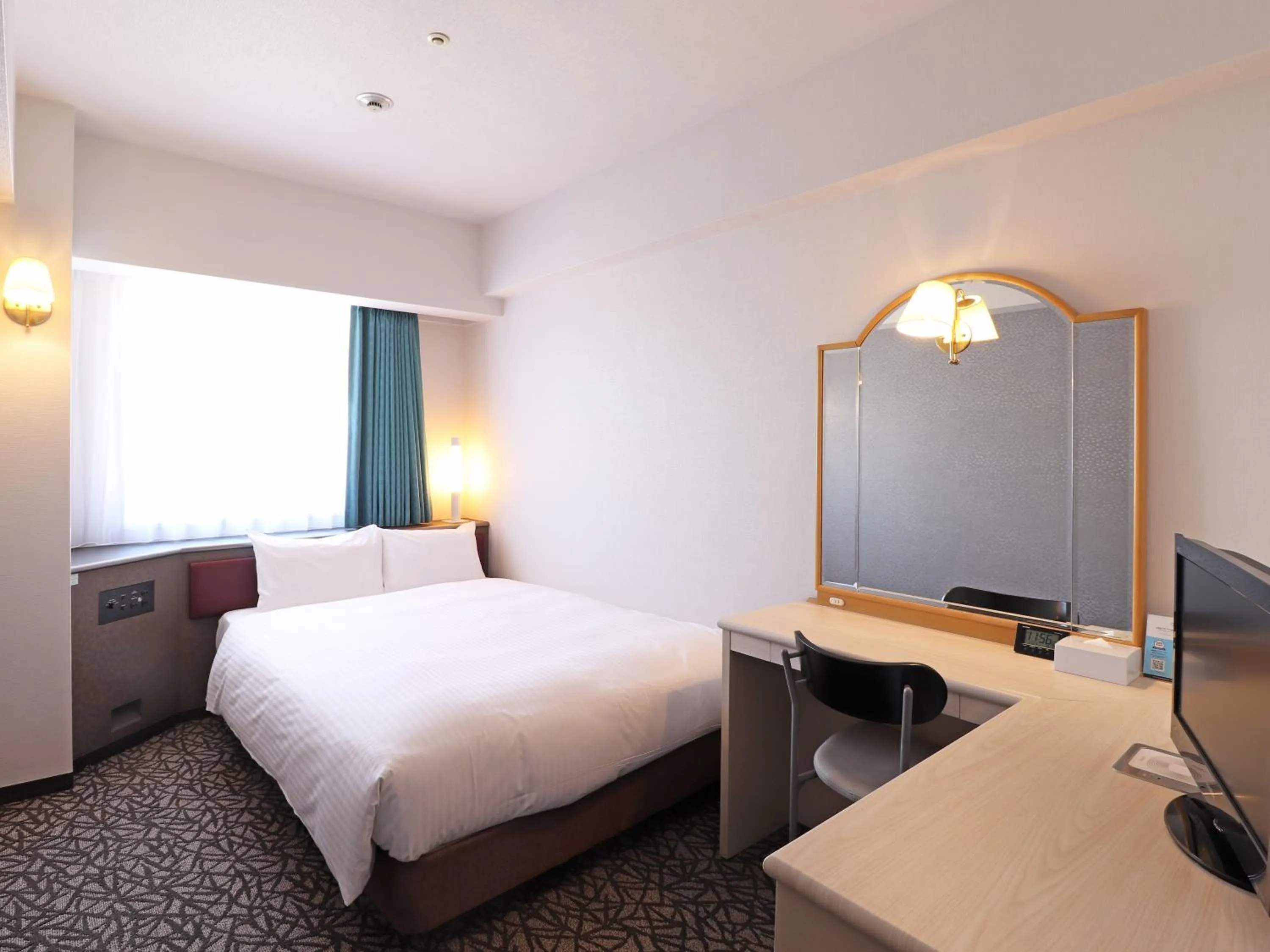 Renewal Standard Double Room - Smoking in Chisun Hotel Yokohama Isezakicho