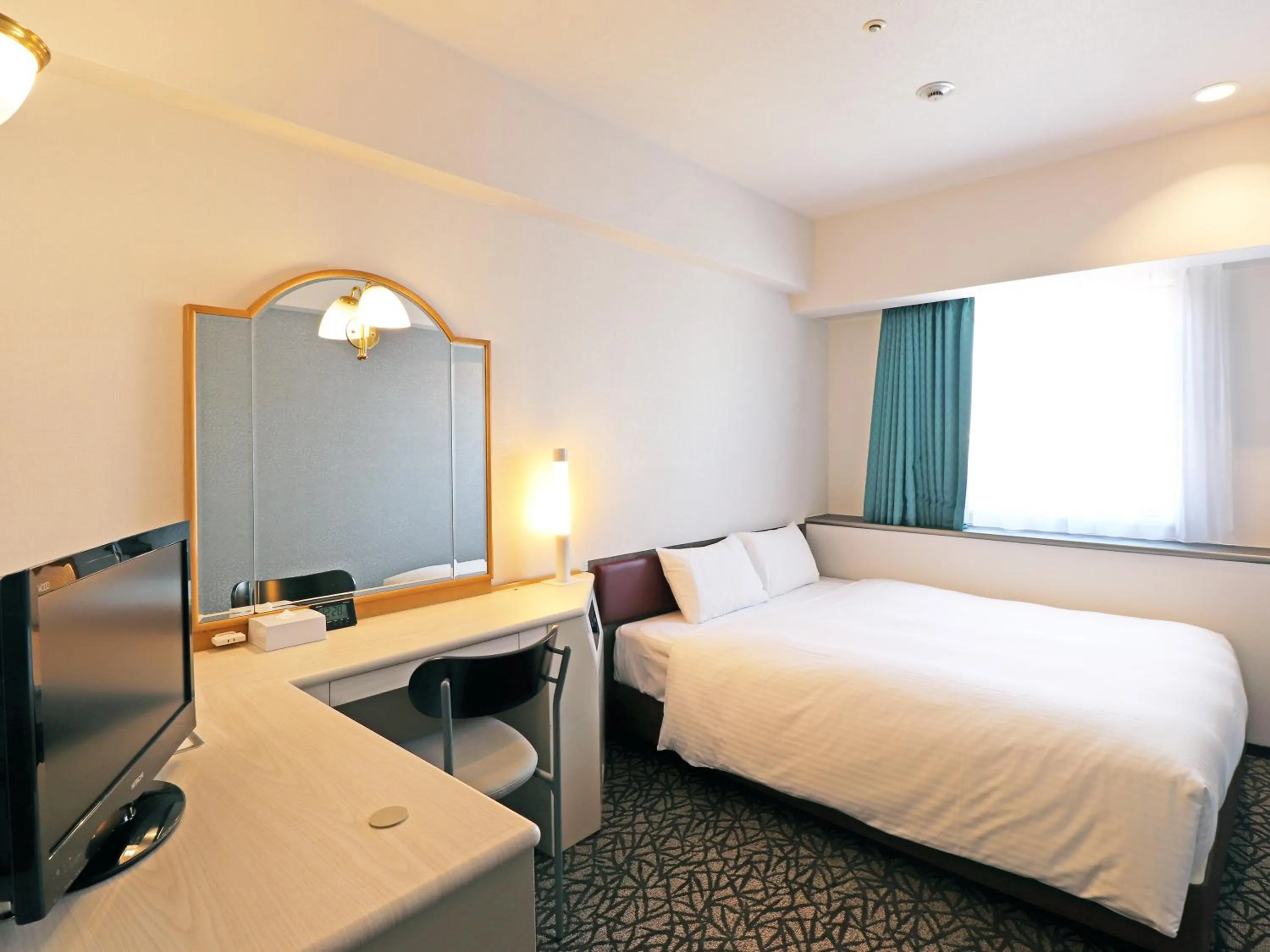 Renewal  Superior Double Room - Smoking in Chisun Hotel Yokohama Isezakicho