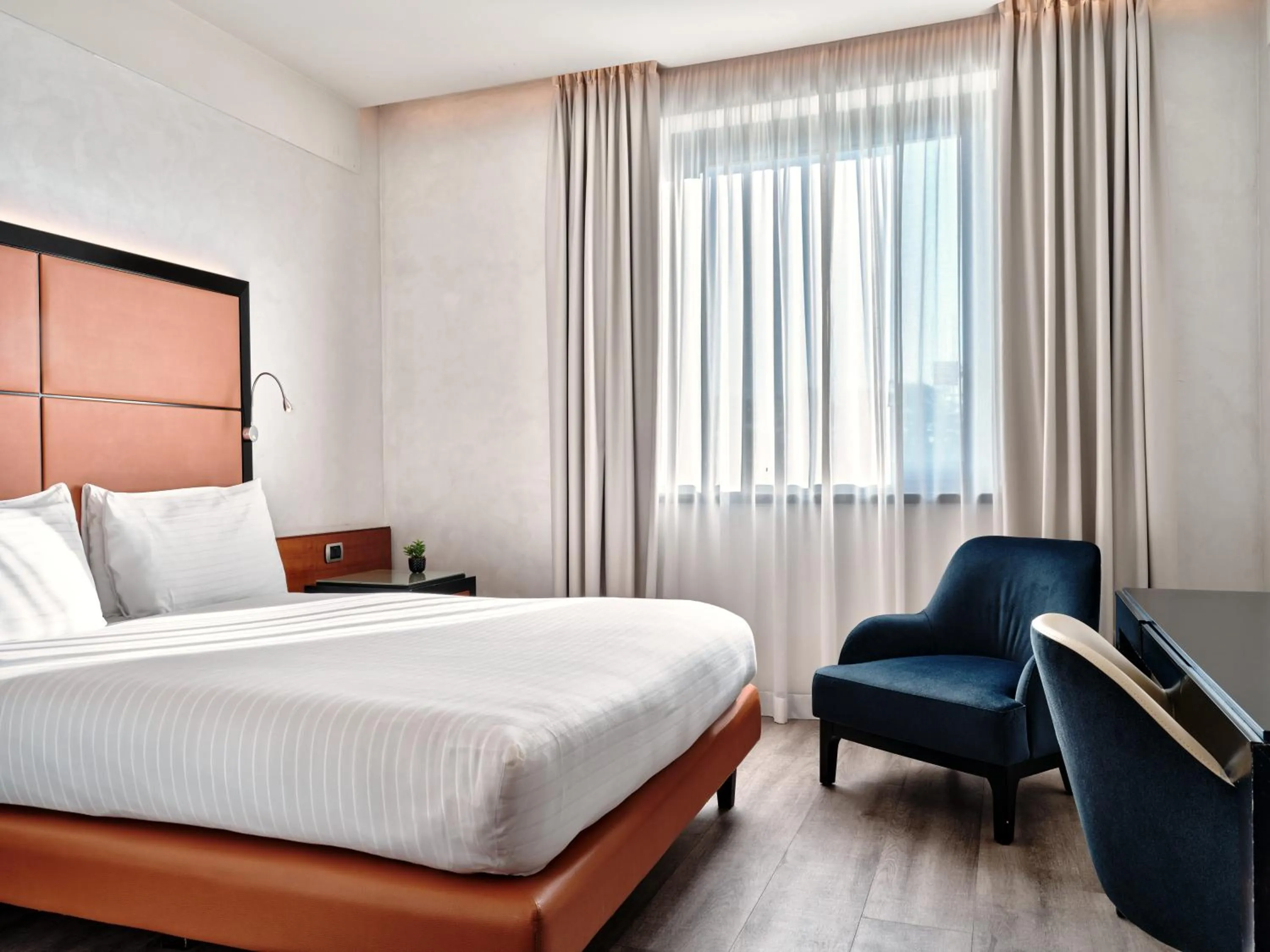 Standard Queen Room - Accessible in Crowne Plaza Milan - Malpensa Airport by IHG