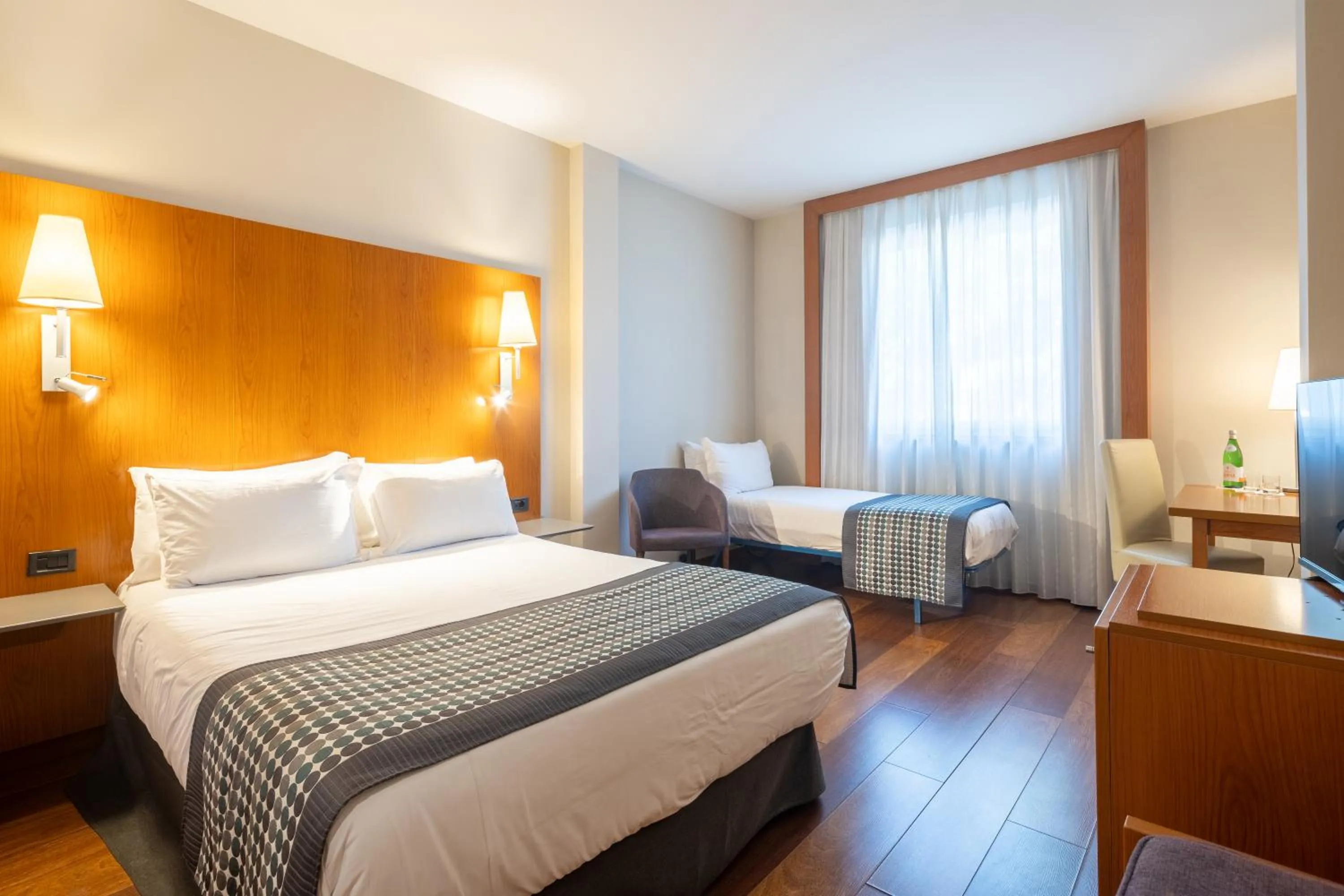 Double Room with Extra Bed in Eurostars Toscana