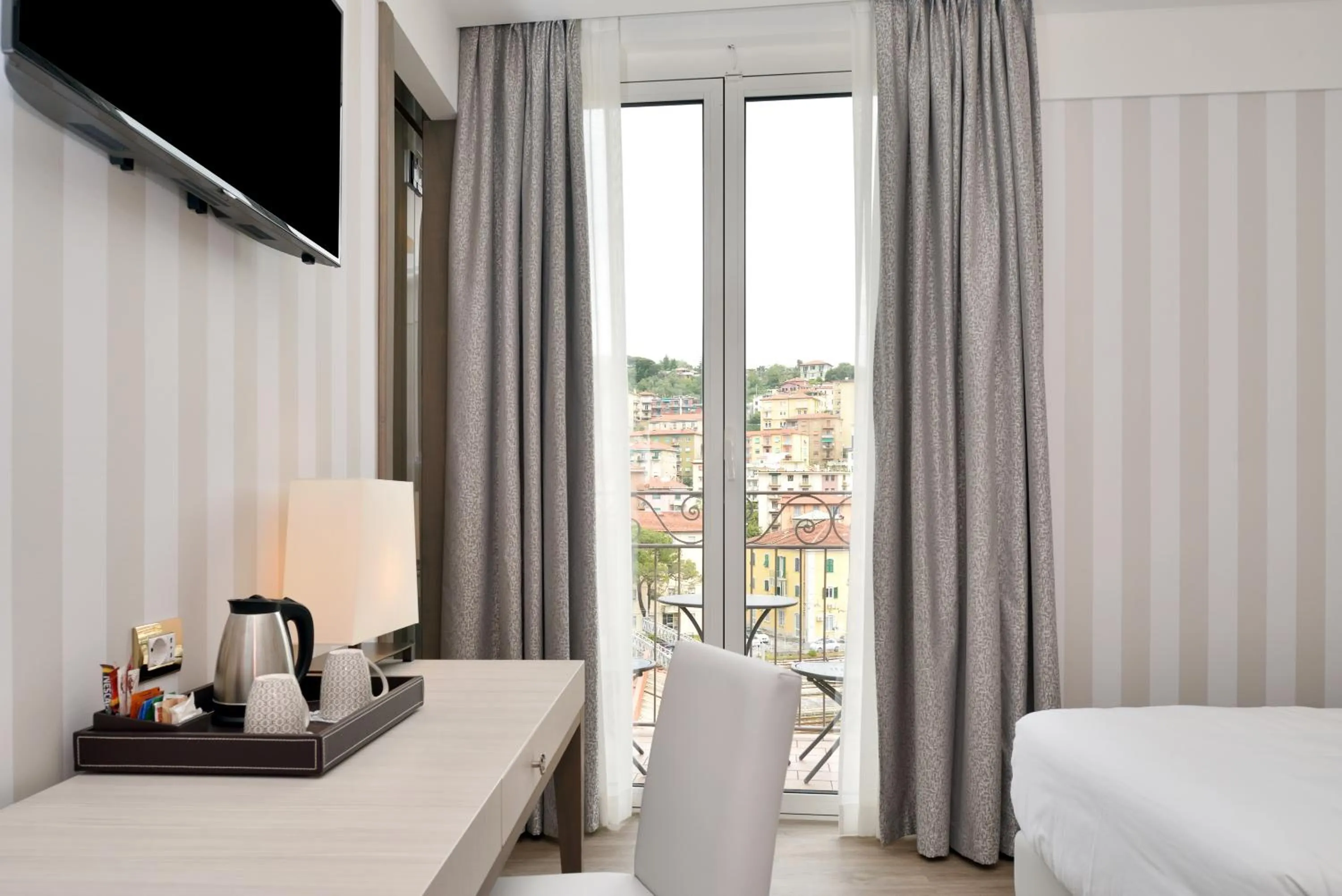 Deluxe Double or Twin Room in Hotel Firenze e Continentale