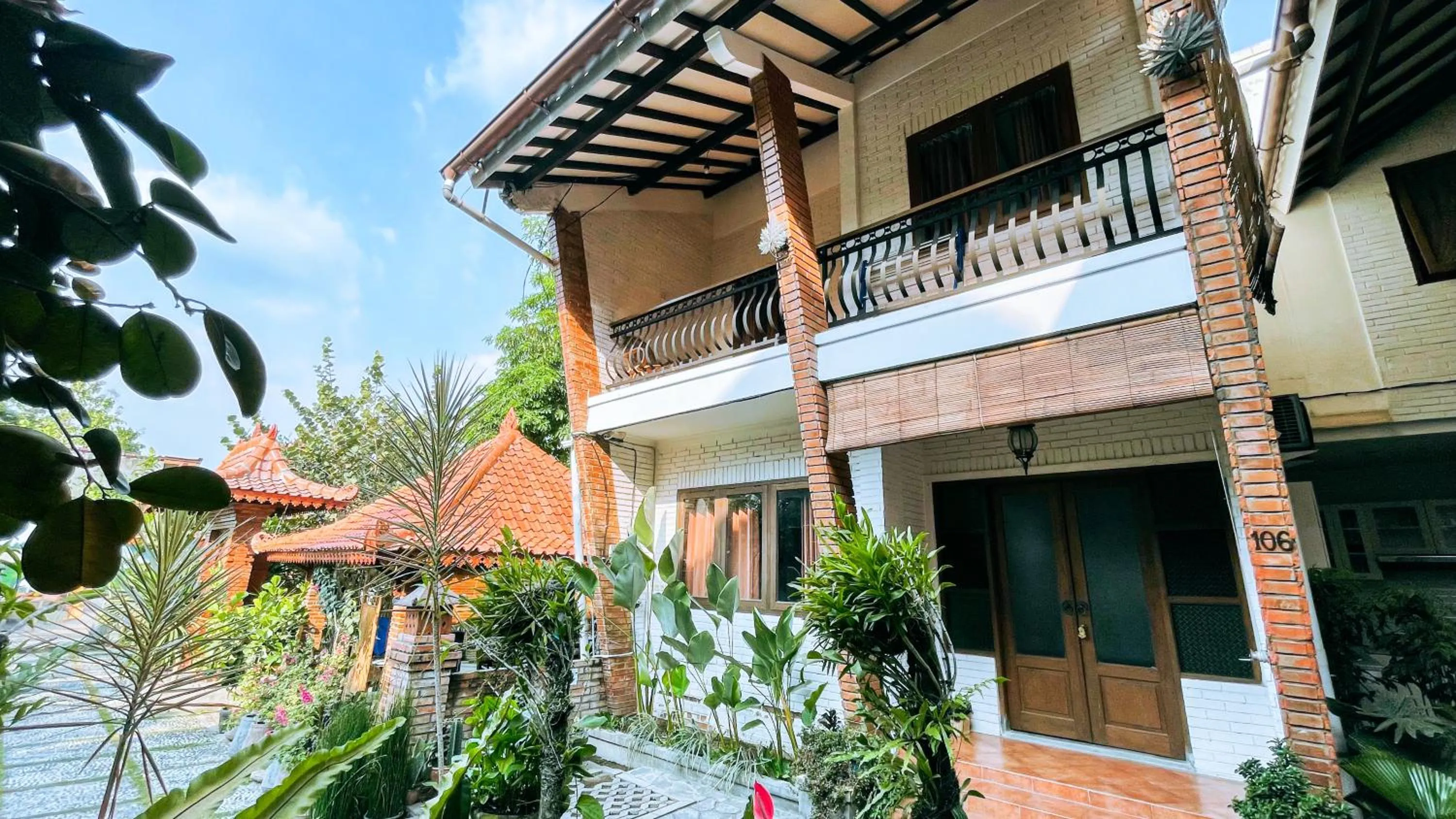 Family Bungalow in The Satu Stay Kayen