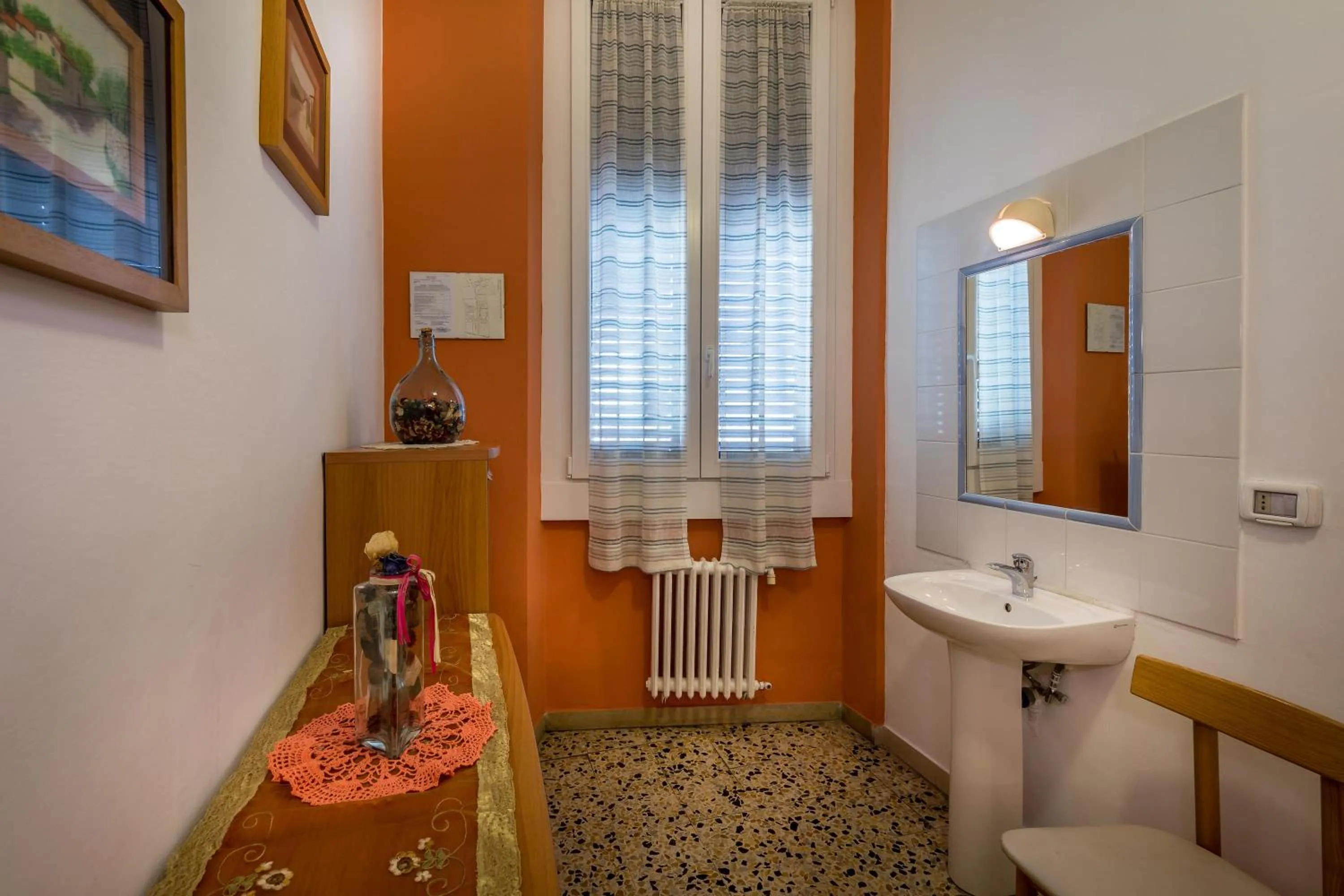 Single Room with Shared Bathroom in Hotel Ferretti