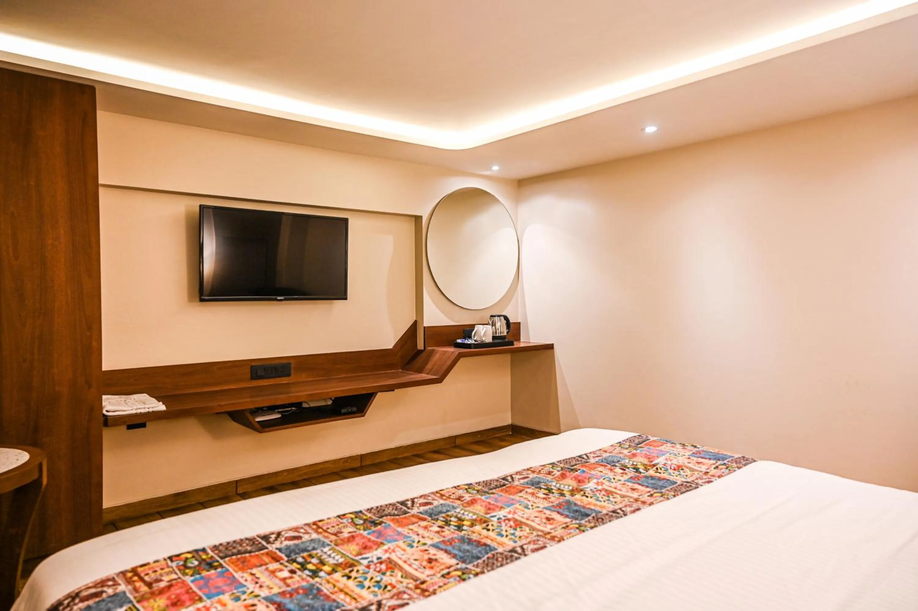 Large Double Room in Suvidha Suites