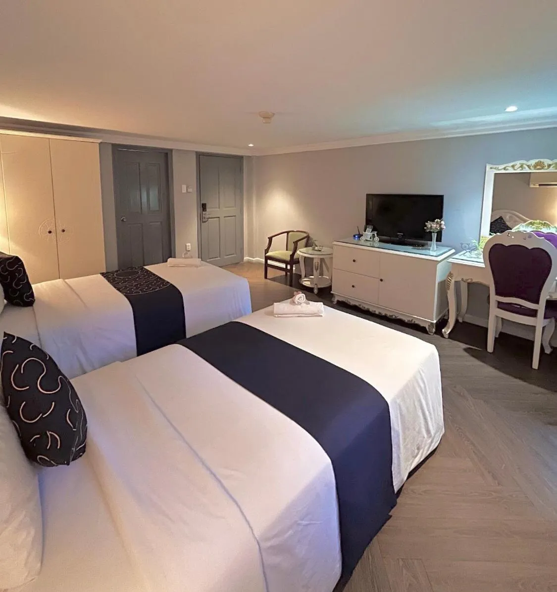 Twin Room in Sabina Residence - Stellar Boutique Hotel
