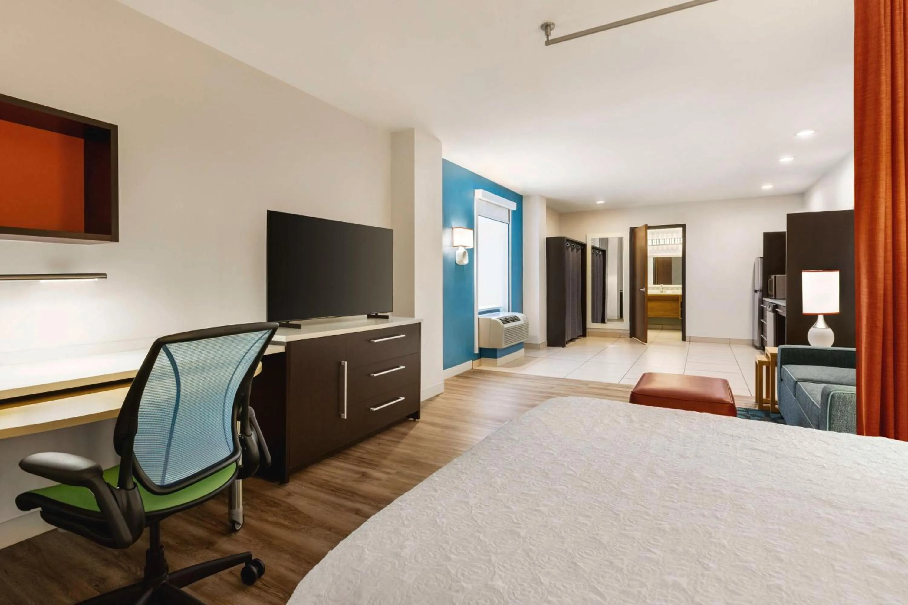 Queen Studio Suite - Hearing Access/Non-Smoking in Home2 Suites Long Island City/Manhattan View