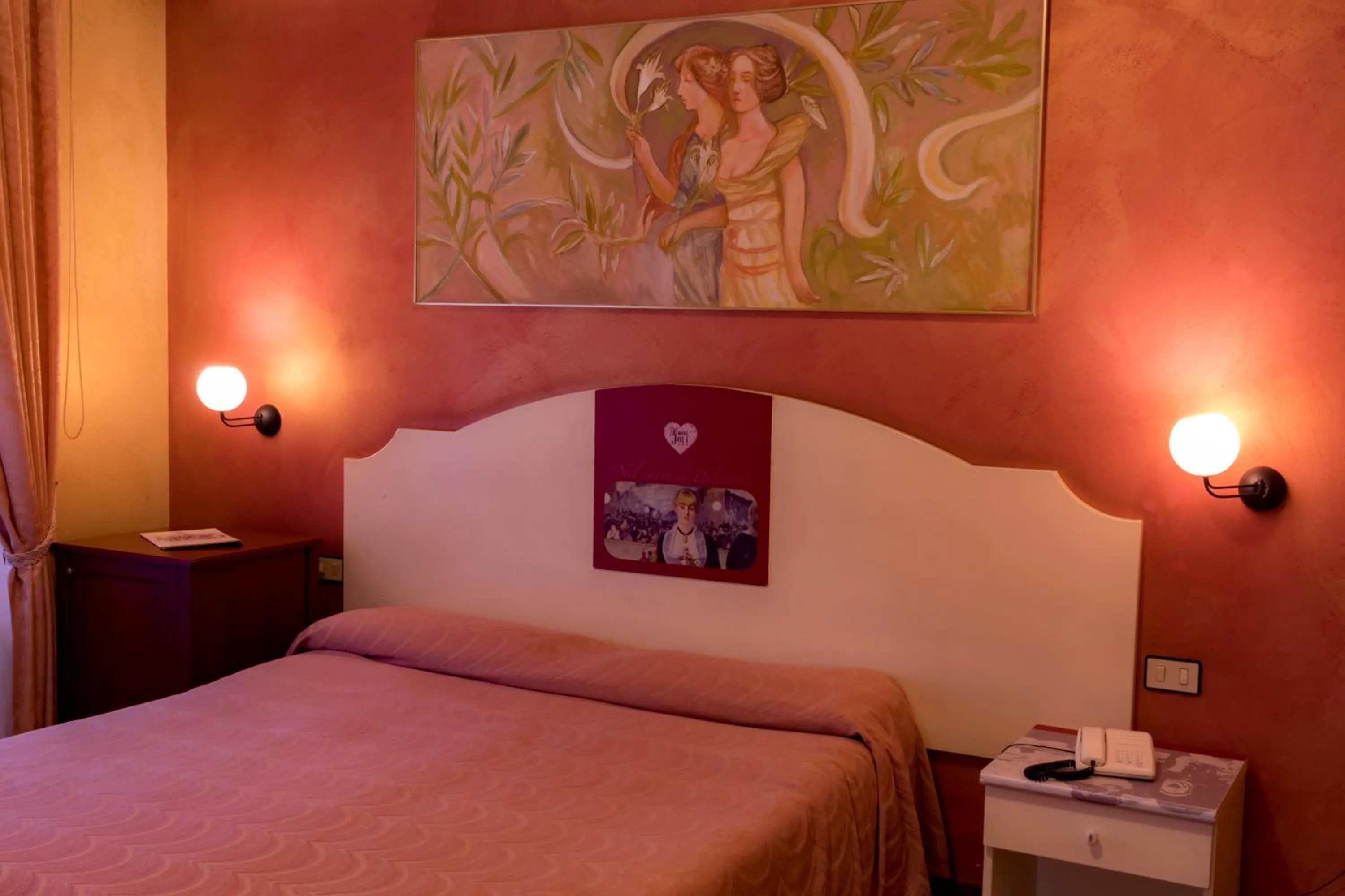 Quadruple Room in Hotel Joli