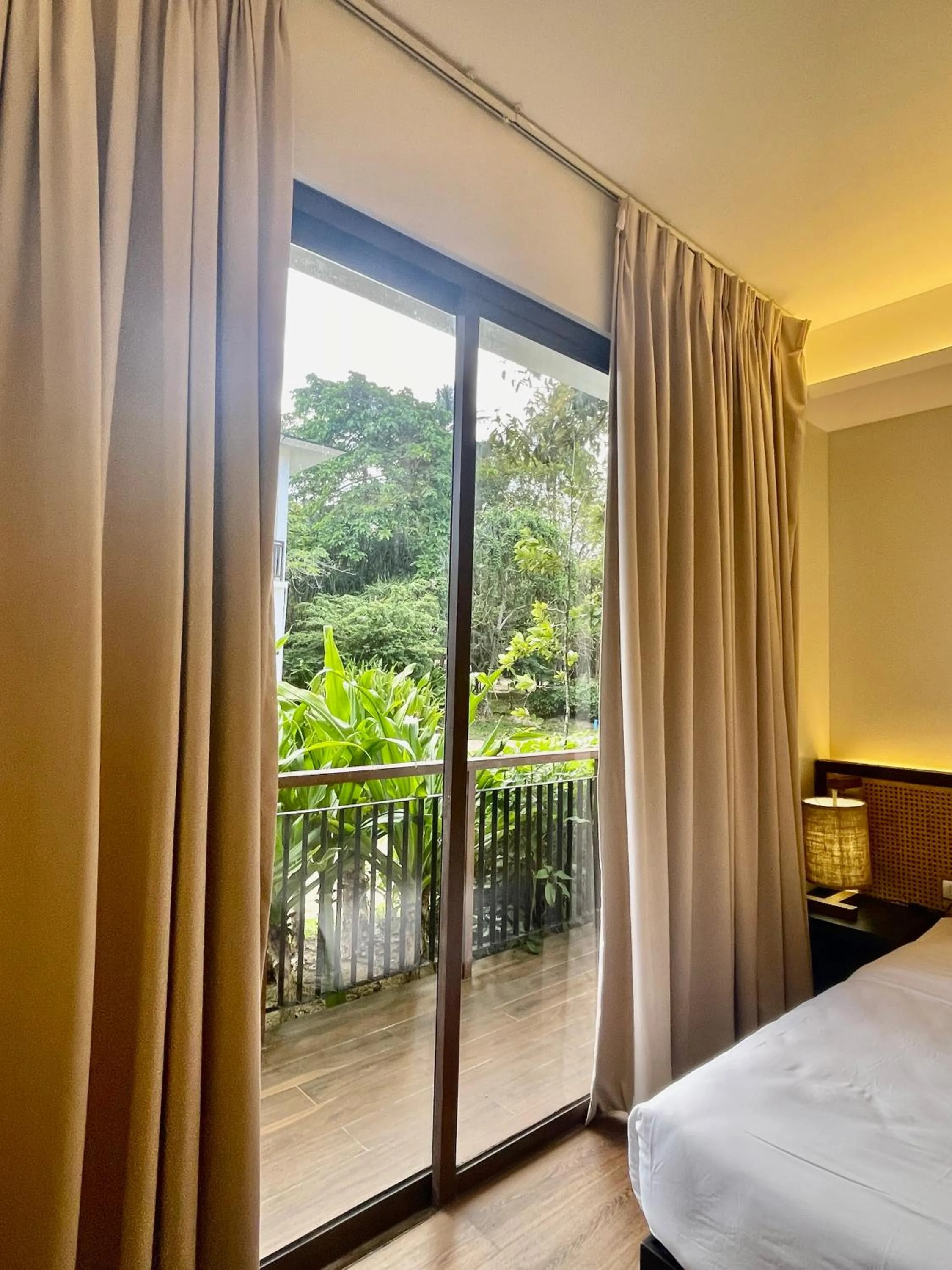 Deluxe Room in Isla Amara Resort