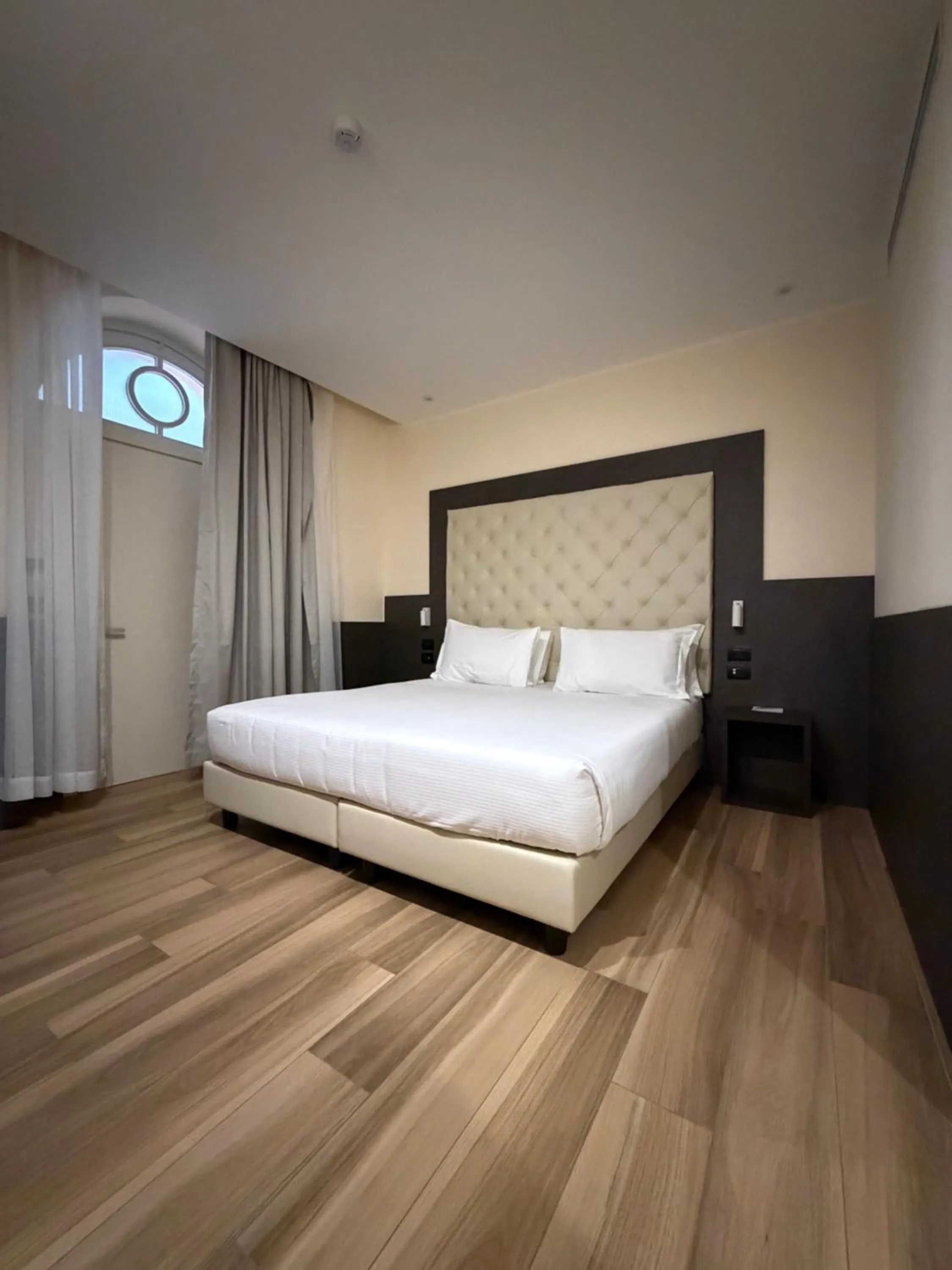 Courtyard Double Room in JR Hotels Bocconi Milano