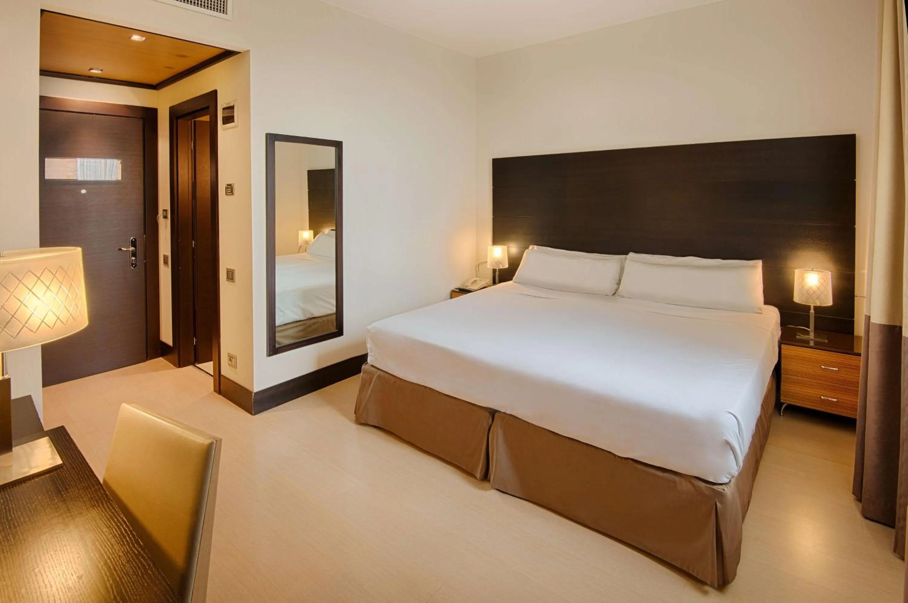 Standard Double or Twin Room with Balcony in NH Siena