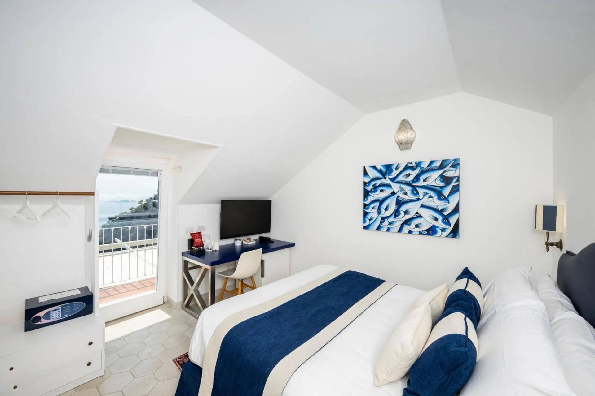 Classic Double Room with Sea View - Attic in Hotel Villa Gabrisa