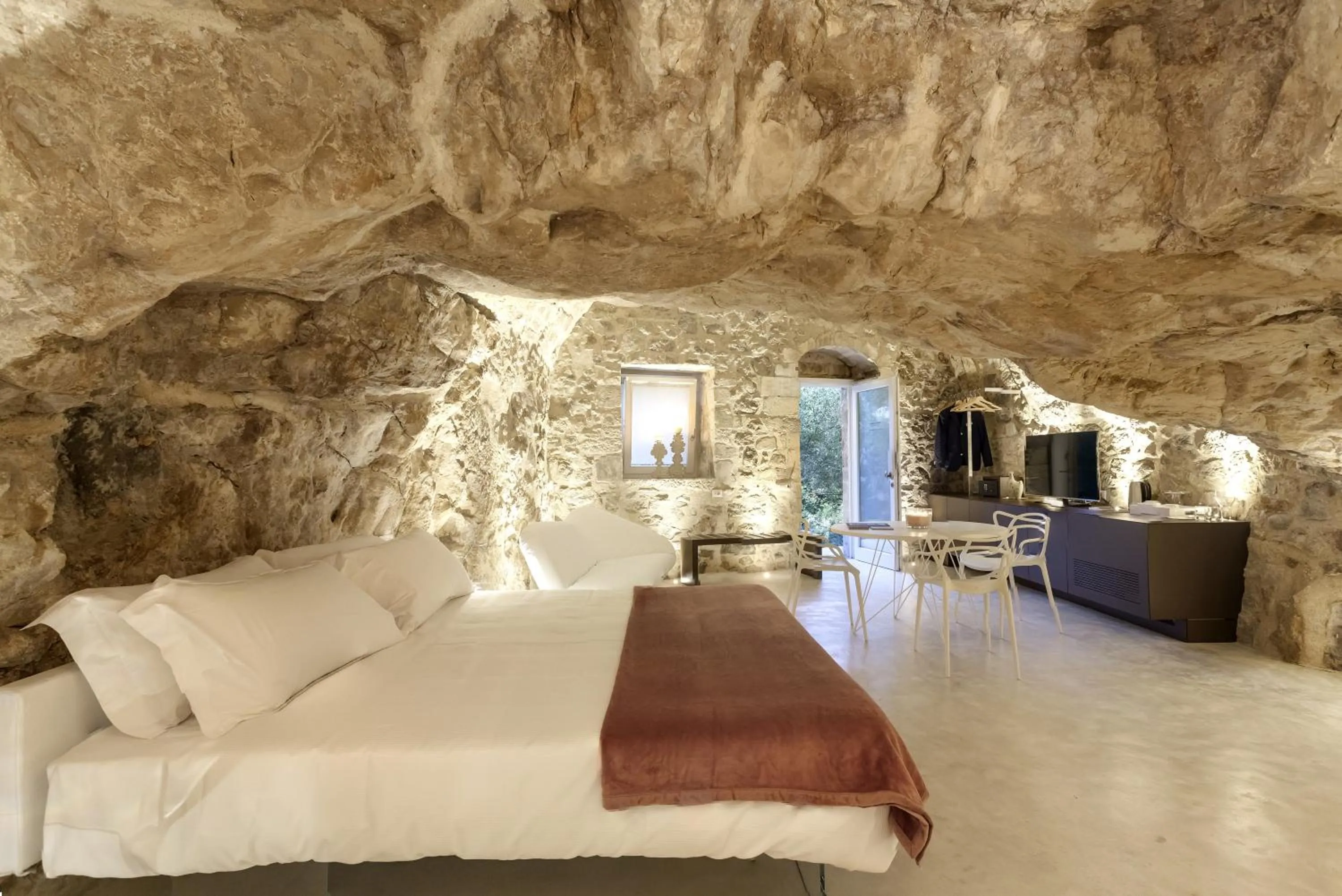 Luxury Suite with Spa Bath in Locanda Don Serafino Historical Boutique Hotel